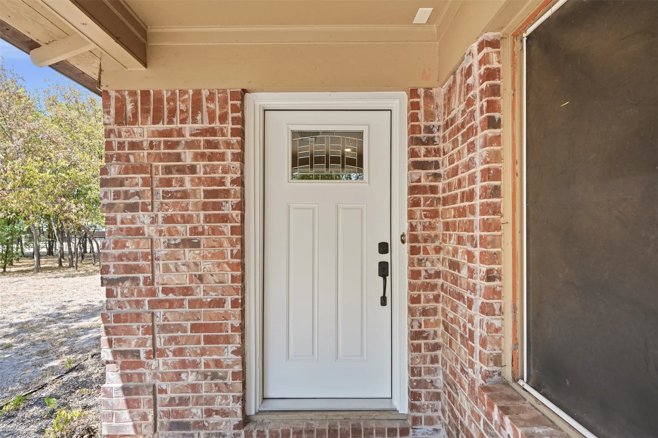 Single Family Residence For Rent in Tarrant County , 6117 Pyramid Boulevard, Fort Worth, Texas 76126, 3 Bedroom, 2 Bathroom, 1 Garage spaces, 1,613 Sqft, built in 1956, mls#21378185, Real Estate Agent in Fort Worth, Homes For Rent in Tarrant county, Homes For Rent in Fort Worth, Realtor in Fort Worth Texas, Real Estate Brokerage Independent Realty Texas, Luminita Cordes Realtor