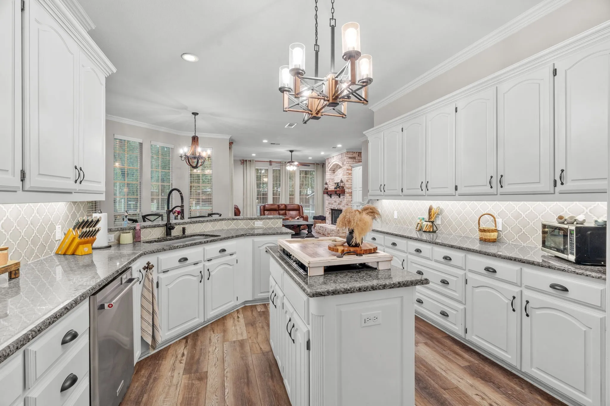 Single Family Residence For Sale in Denton County , 201 Morning Dove Court, Argyle, Texas 76226, 4 Bedroom, 3 Bathroom, 3 Garage spaces, 3,534 Sqft, built in 1991, mls#21378908, Real Estate Agent in Argyle, Homes For Sale in Denton county, Homes For Sale in Argyle, Realtor in Argyle Texas, Real Estate Brokerage Independent Realty Texas, Luminita Cordes Realtor