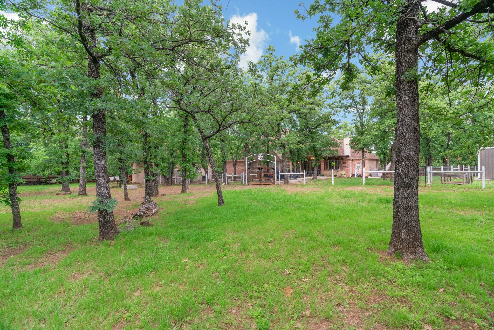 Single Family Residence For Sale in Denton County , 201 Morning Dove Court, Argyle, Texas 76226, 4 Bedroom, 3 Bathroom, 3 Garage spaces, 3,534 Sqft, built in 1991, mls#21378908, Real Estate Agent in Argyle, Homes For Sale in Denton county, Homes For Sale in Argyle, Realtor in Argyle Texas, Real Estate Brokerage Independent Realty Texas, Luminita Cordes Realtor
