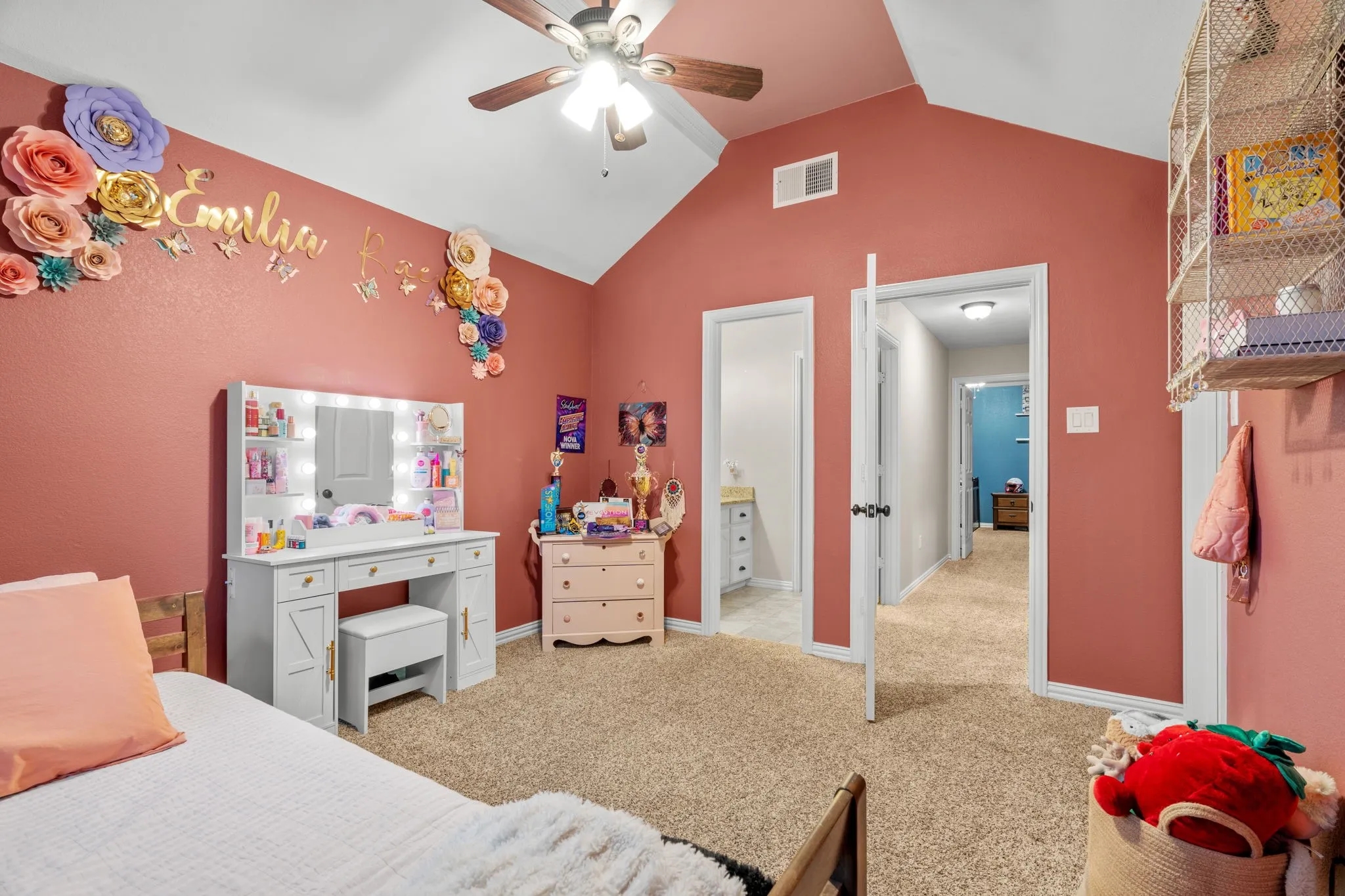 Single Family Residence For Sale in Denton County , 201 Morning Dove Court, Argyle, Texas 76226, 4 Bedroom, 3 Bathroom, 3 Garage spaces, 3,534 Sqft, built in 1991, mls#21378908, Real Estate Agent in Argyle, Homes For Sale in Denton county, Homes For Sale in Argyle, Realtor in Argyle Texas, Real Estate Brokerage Independent Realty Texas, Luminita Cordes Realtor