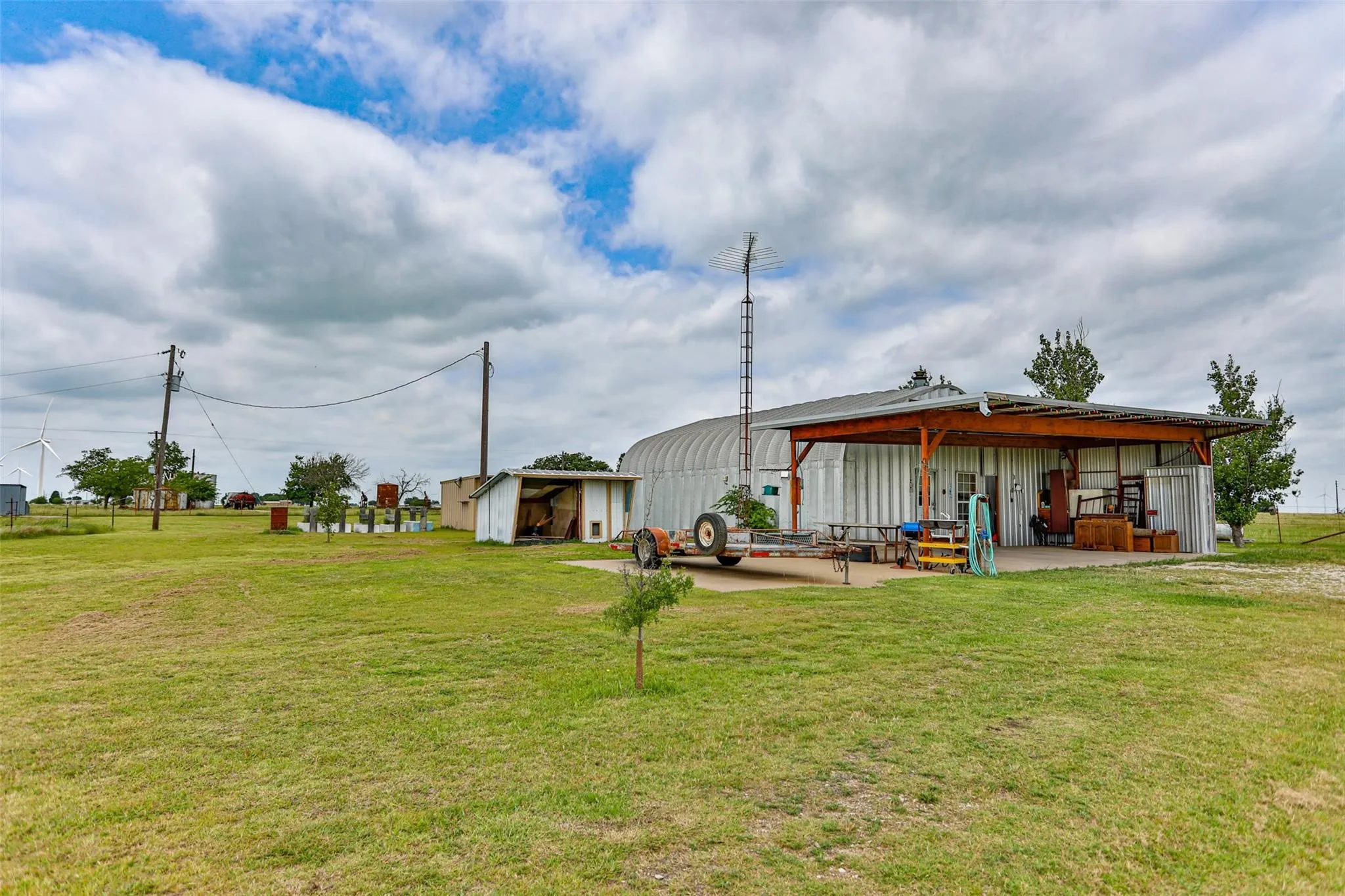 Single Family Residence For Sale in Cooke County , 1078 R&R Lane, Muenster, Texas 76252, 3 Bedroom, 3 Bathroom, Garage spaces, 1,600 Sqft, built in 2002, mls#21378991, Real Estate Agent in Muenster, Homes For Sale in Cooke county, Homes For Sale in Muenster, Realtor in Muenster Texas, Real Estate Brokerage Independent Realty Texas, Luminita Cordes Realtor