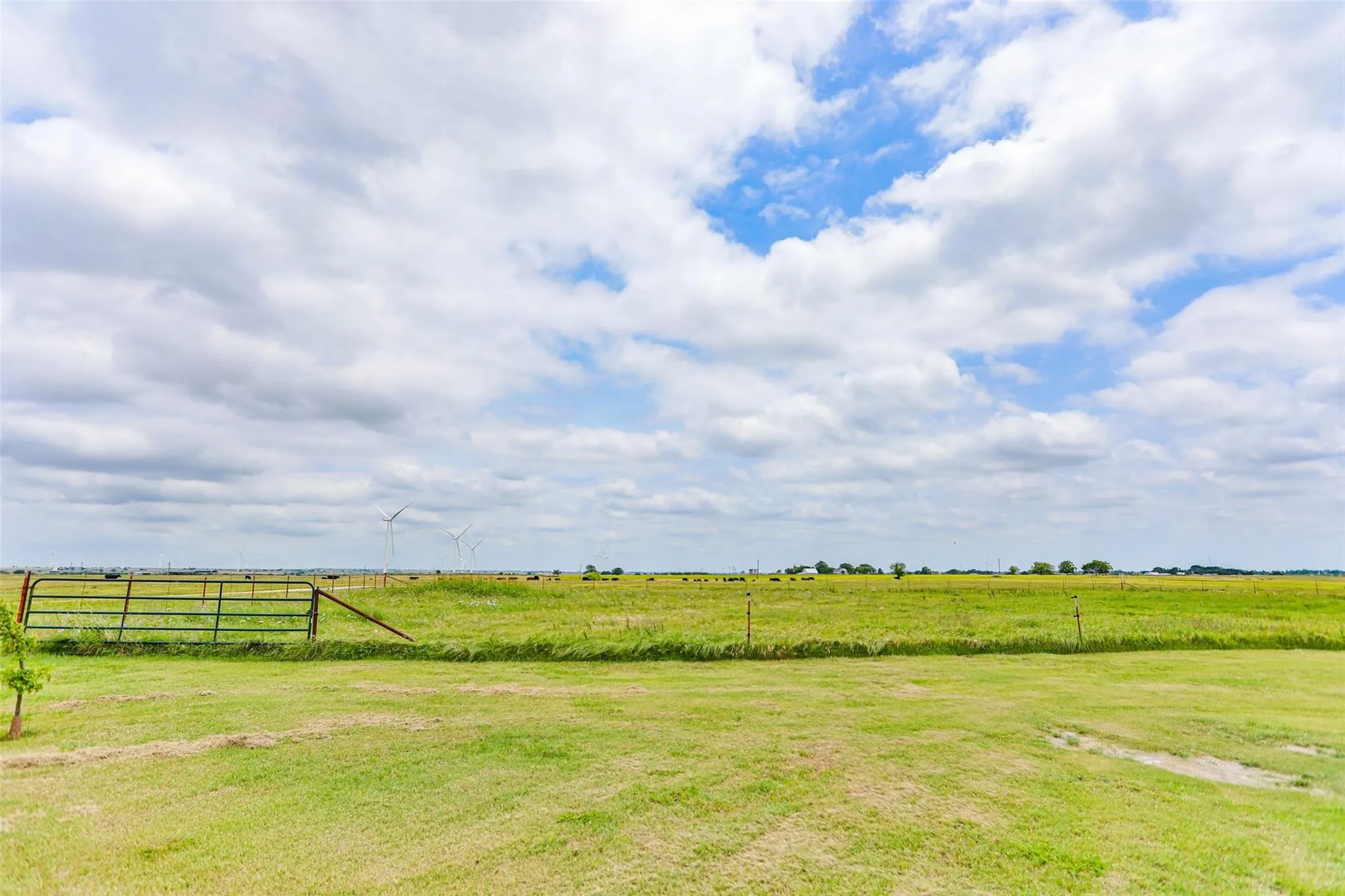 Single Family Residence For Sale in Cooke County , 1078 R&R Lane, Muenster, Texas 76252, 3 Bedroom, 3 Bathroom, Garage spaces, 1,600 Sqft, built in 2002, mls#21378991, Real Estate Agent in Muenster, Homes For Sale in Cooke county, Homes For Sale in Muenster, Realtor in Muenster Texas, Real Estate Brokerage Independent Realty Texas, Luminita Cordes Realtor