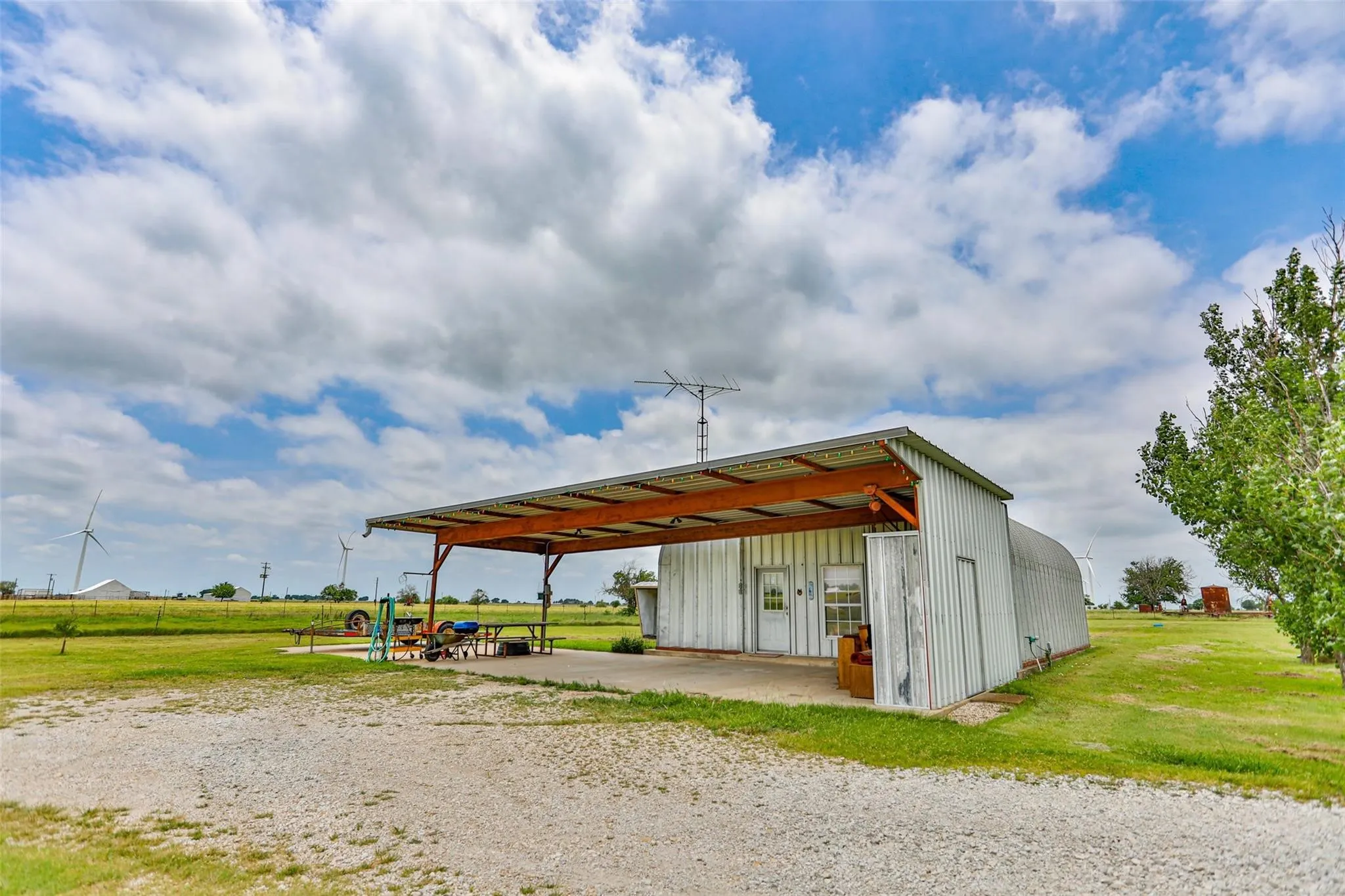Single Family Residence For Sale in Cooke County , 1078 R&R Lane, Muenster, Texas 76252, 3 Bedroom, 3 Bathroom, Garage spaces, 1,600 Sqft, built in 2002, mls#21378991, Real Estate Agent in Muenster, Homes For Sale in Cooke county, Homes For Sale in Muenster, Realtor in Muenster Texas, Real Estate Brokerage Independent Realty Texas, Luminita Cordes Realtor