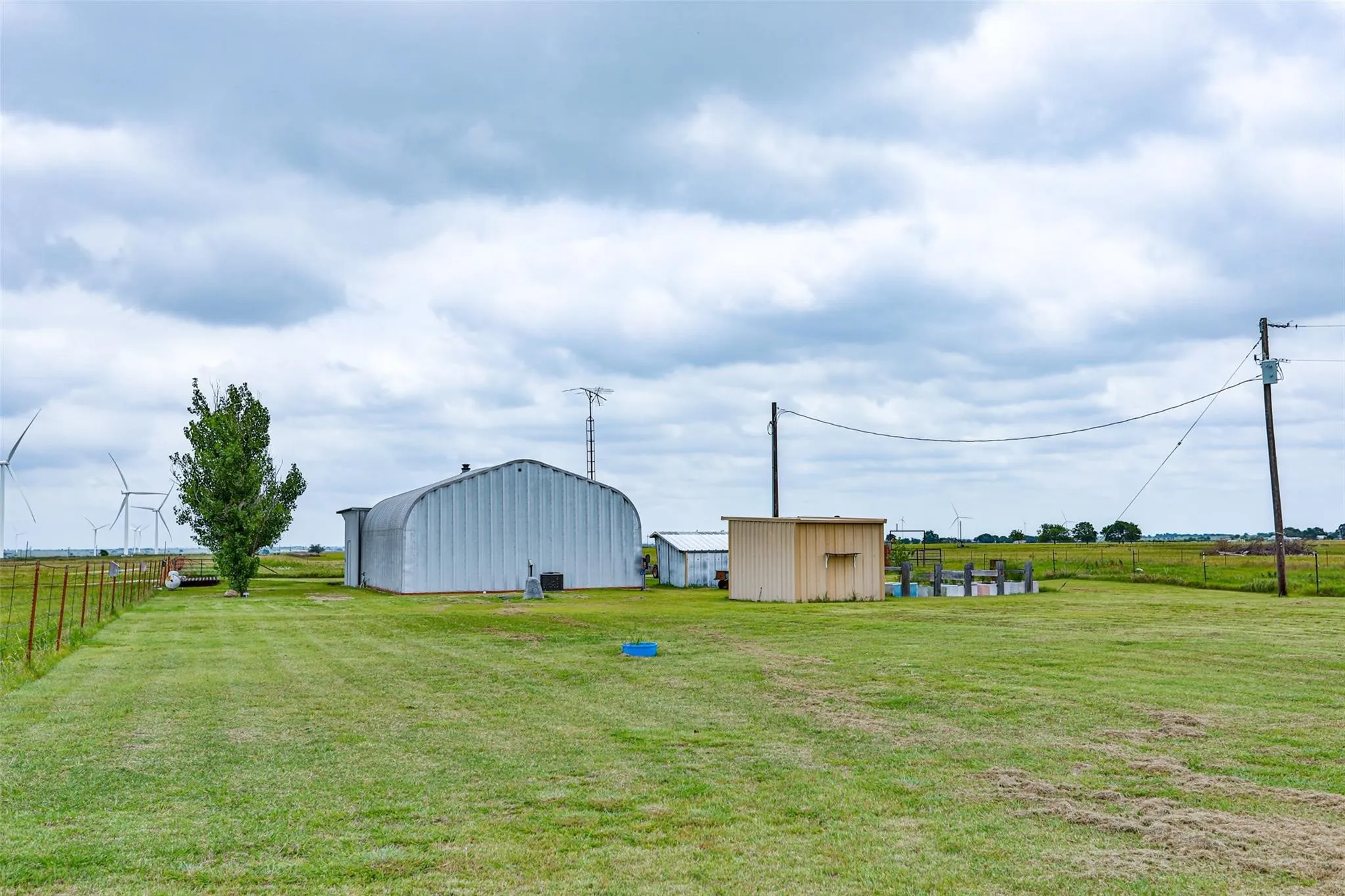 Single Family Residence For Sale in Cooke County , 1078 R&R Lane, Muenster, Texas 76252, 3 Bedroom, 3 Bathroom, Garage spaces, 1,600 Sqft, built in 2002, mls#21378991, Real Estate Agent in Muenster, Homes For Sale in Cooke county, Homes For Sale in Muenster, Realtor in Muenster Texas, Real Estate Brokerage Independent Realty Texas, Luminita Cordes Realtor