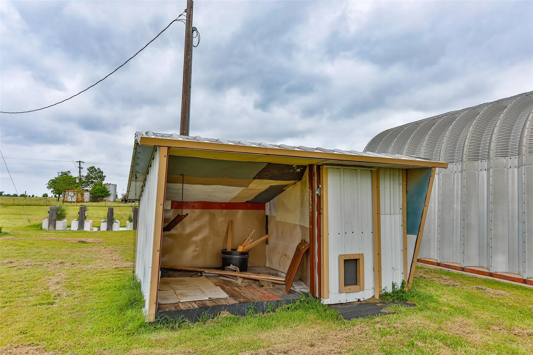 Single Family Residence For Sale in Cooke County , 1078 R&R Lane, Muenster, Texas 76252, 3 Bedroom, 3 Bathroom, Garage spaces, 1,600 Sqft, built in 2002, mls#21378991, Real Estate Agent in Muenster, Homes For Sale in Cooke county, Homes For Sale in Muenster, Realtor in Muenster Texas, Real Estate Brokerage Independent Realty Texas, Luminita Cordes Realtor