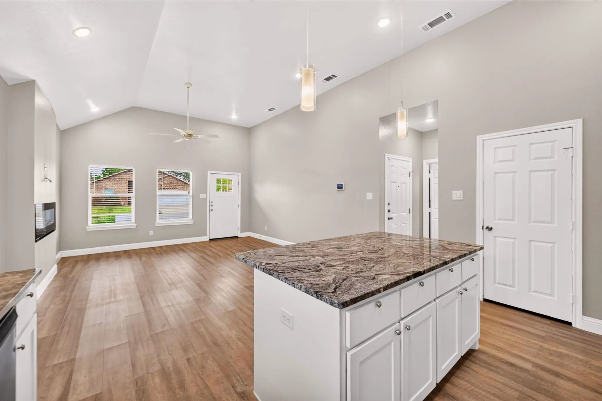 Single Family Residence For Rent in Hunt County , 4607 Spencer Street, Greenville, Texas 75401, 3 Bedroom, 2 Bathroom, 1 Garage spaces, 1,357 Sqft, built in 2023, mls#21378957, Real Estate Agent in Greenville, Homes For Rent in Hunt county, Homes For Rent in Greenville, Realtor in Greenville Texas, Real Estate Brokerage Independent Realty Texas, Luminita Cordes Realtor