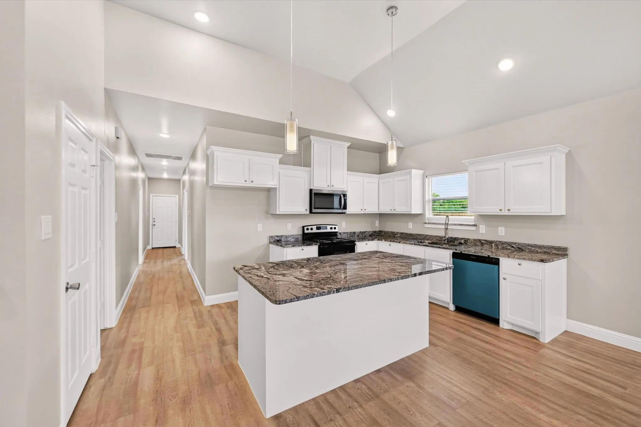 Single Family Residence For Rent in Hunt County , 4607 Spencer Street, Greenville, Texas 75401, 3 Bedroom, 2 Bathroom, 1 Garage spaces, 1,357 Sqft, built in 2023, mls#21378957, Real Estate Agent in Greenville, Homes For Rent in Hunt county, Homes For Rent in Greenville, Realtor in Greenville Texas, Real Estate Brokerage Independent Realty Texas, Luminita Cordes Realtor