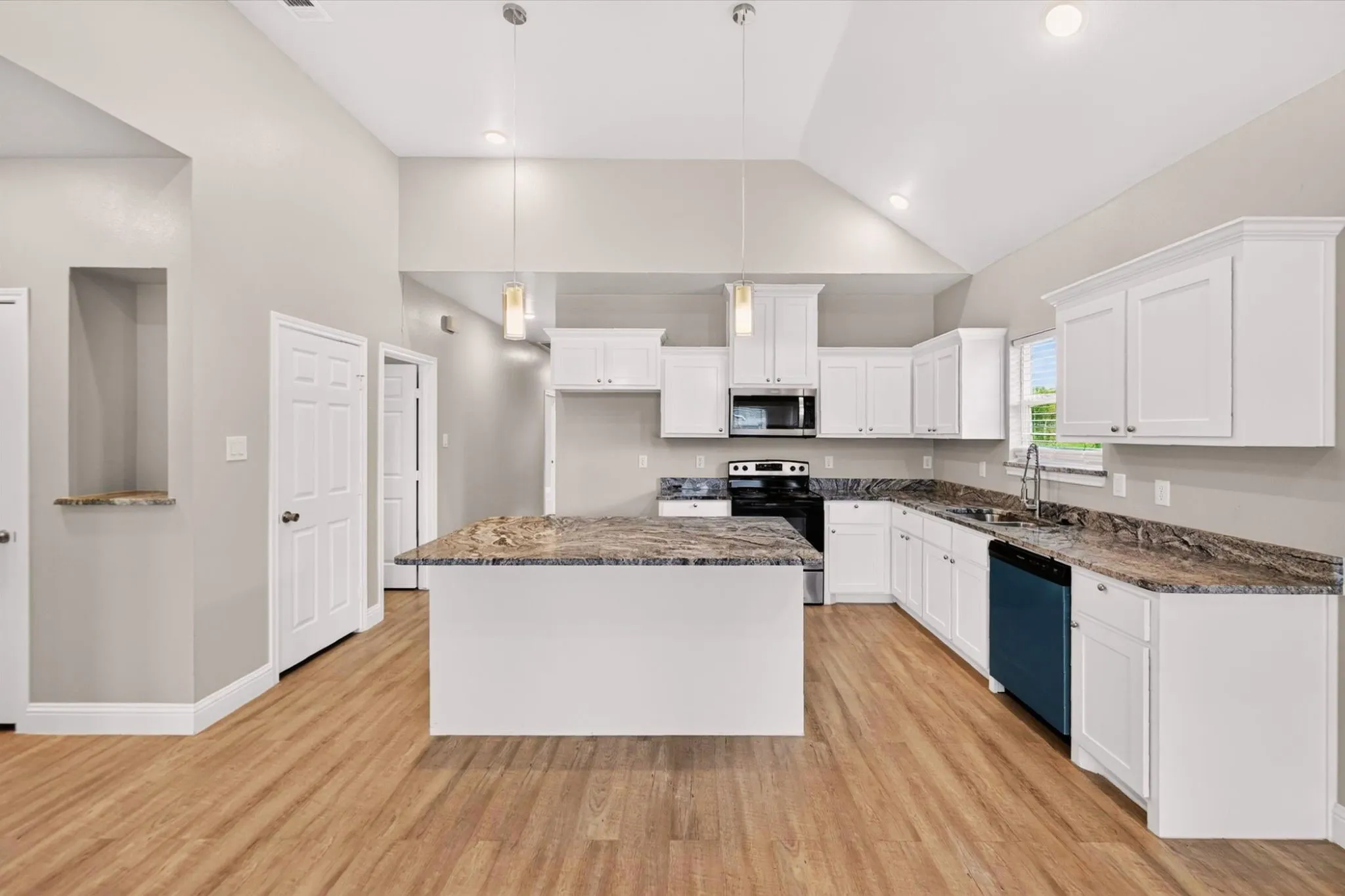 Single Family Residence For Rent in Hunt County , 4607 Spencer Street, Greenville, Texas 75401, 3 Bedroom, 2 Bathroom, 1 Garage spaces, 1,357 Sqft, built in 2023, mls#21378957, Real Estate Agent in Greenville, Homes For Rent in Hunt county, Homes For Rent in Greenville, Realtor in Greenville Texas, Real Estate Brokerage Independent Realty Texas, Luminita Cordes Realtor