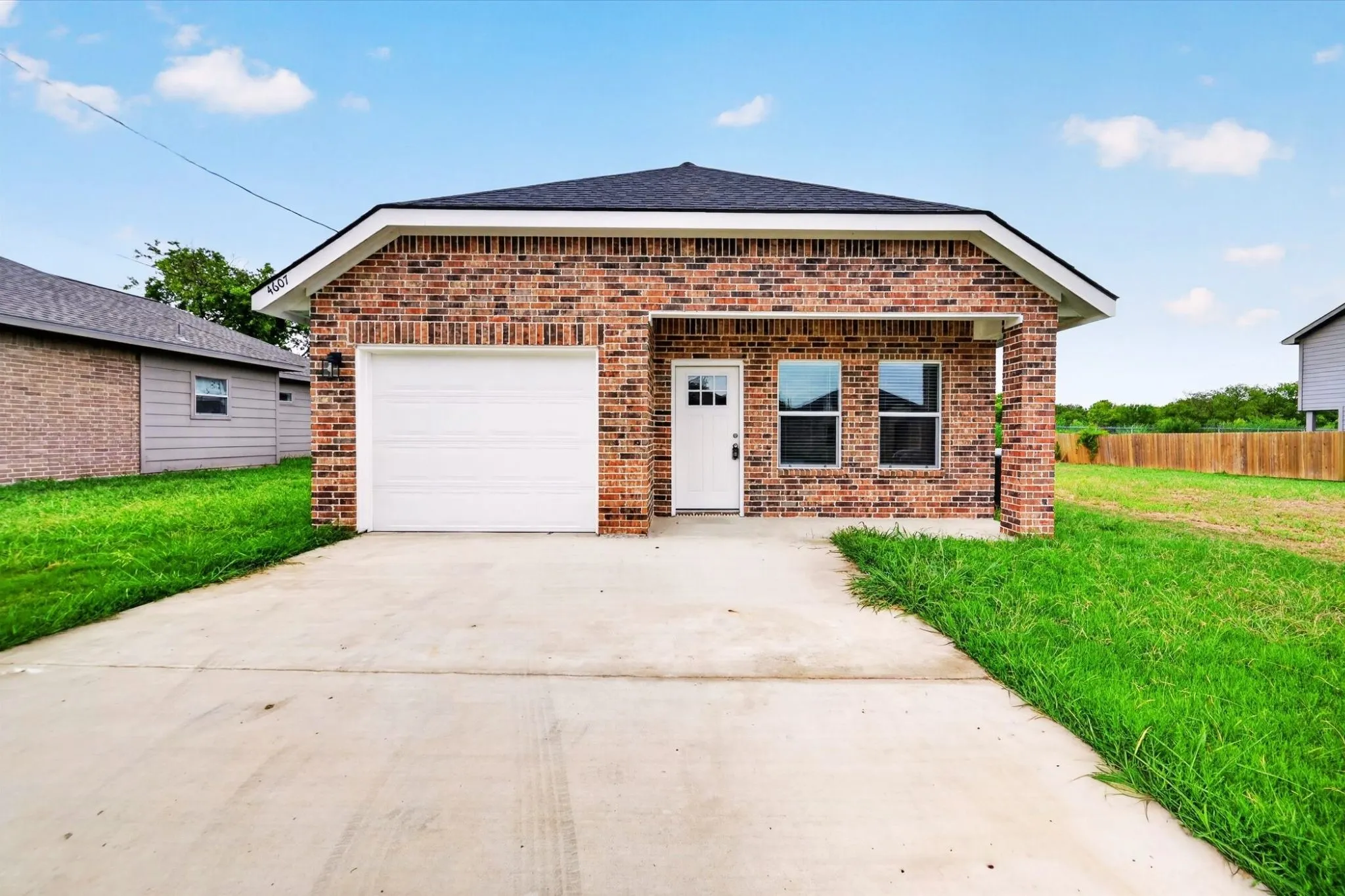 Single Family Residence For Rent in Hunt County , 4607 Spencer Street, Greenville, Texas 75401, 3 Bedroom, 2 Bathroom, 1 Garage spaces, 1,357 Sqft, built in 2023, mls#21378957, Real Estate Agent in Greenville, Homes For Rent in Hunt county, Homes For Rent in Greenville, Realtor in Greenville Texas, Real Estate Brokerage Independent Realty Texas, Luminita Cordes Realtor