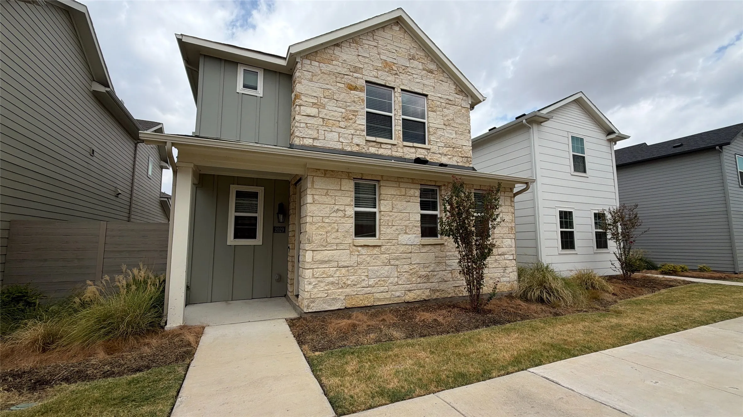 Single Family Residence For Rent in Denton County , 2029 Woodlawn Way 85, Argyle, Texas 76226, 3 Bedroom, 3 Bathroom, 2 Garage spaces, 2,062 Sqft, built in 2024, mls#21378995, Real Estate Agent in Argyle, Homes For Rent in Denton county, Homes For Rent in Argyle, Realtor in Argyle Texas, Real Estate Brokerage Independent Realty Texas, Luminita Cordes Realtor