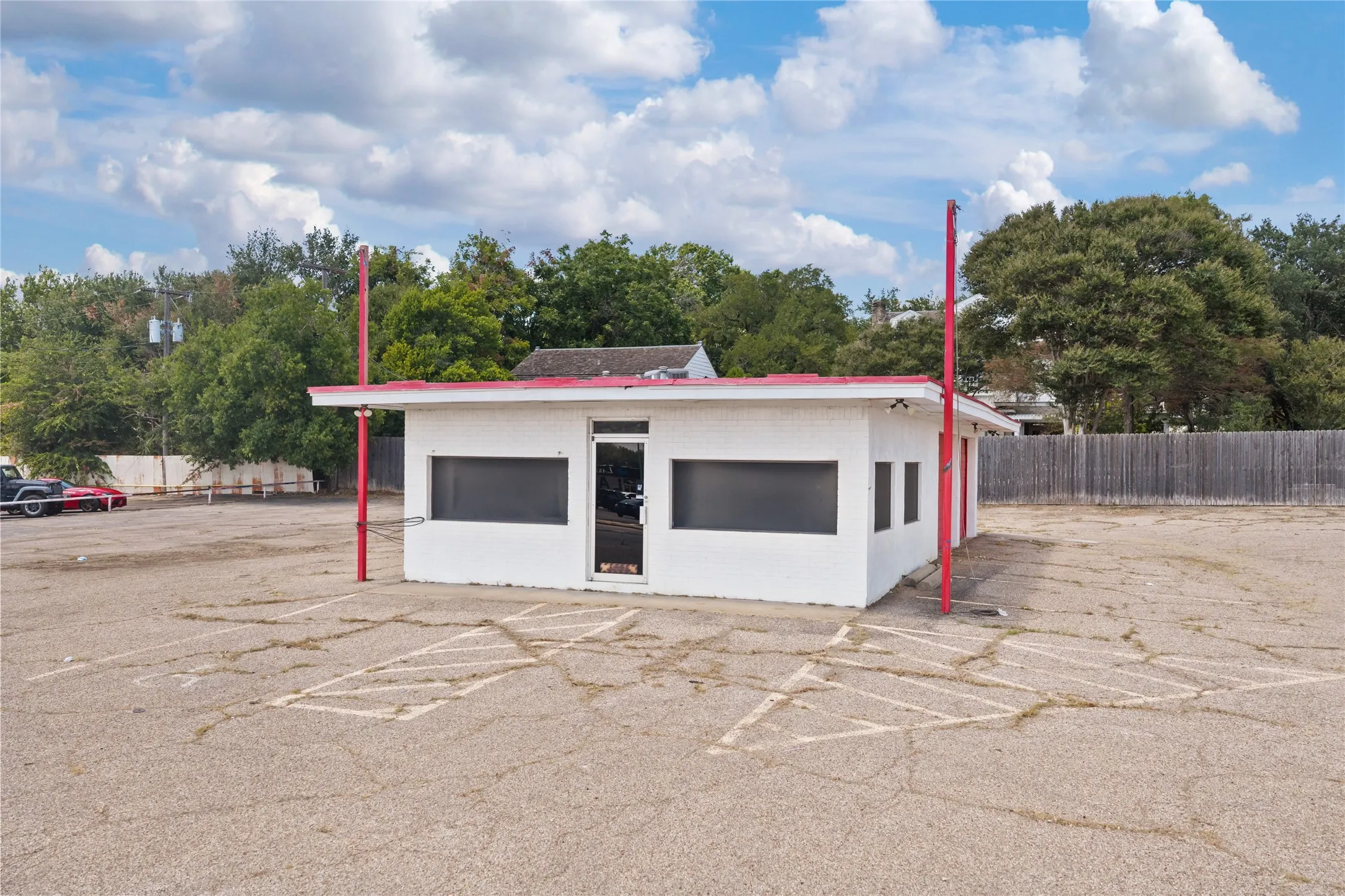 Business For Sale in Mc Lennan County , 3321 Franklin Avenue, Waco, Texas 76710, 0, 0, Garage spaces, 0 Sqft, built in 1973, mls#21377805, Real Estate Agent in Waco, Homes For Sale in Mc Lennan county, Homes For Sale in Waco, Realtor in Waco Texas, Real Estate Brokerage Independent Realty Texas, Luminita Cordes Realtor