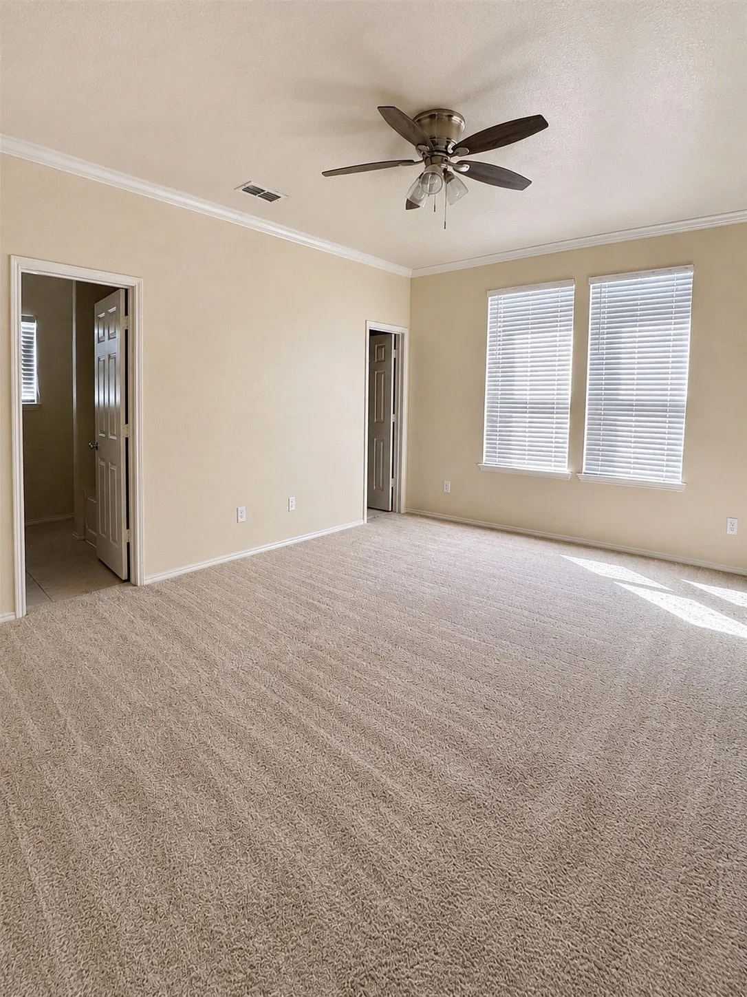 Single Family Residence For Rent in Tarrant County , 429 Mariscal Place, Fort Worth, Texas 76131, 3 Bedroom, 2 Bathroom, 2 Garage spaces, 1,977 Sqft, built in 2015, mls#21379001, Real Estate Agent in Fort Worth, Homes For Rent in Tarrant county, Homes For Rent in Fort Worth, Realtor in Fort Worth Texas, Real Estate Brokerage Independent Realty Texas, Luminita Cordes Realtor
