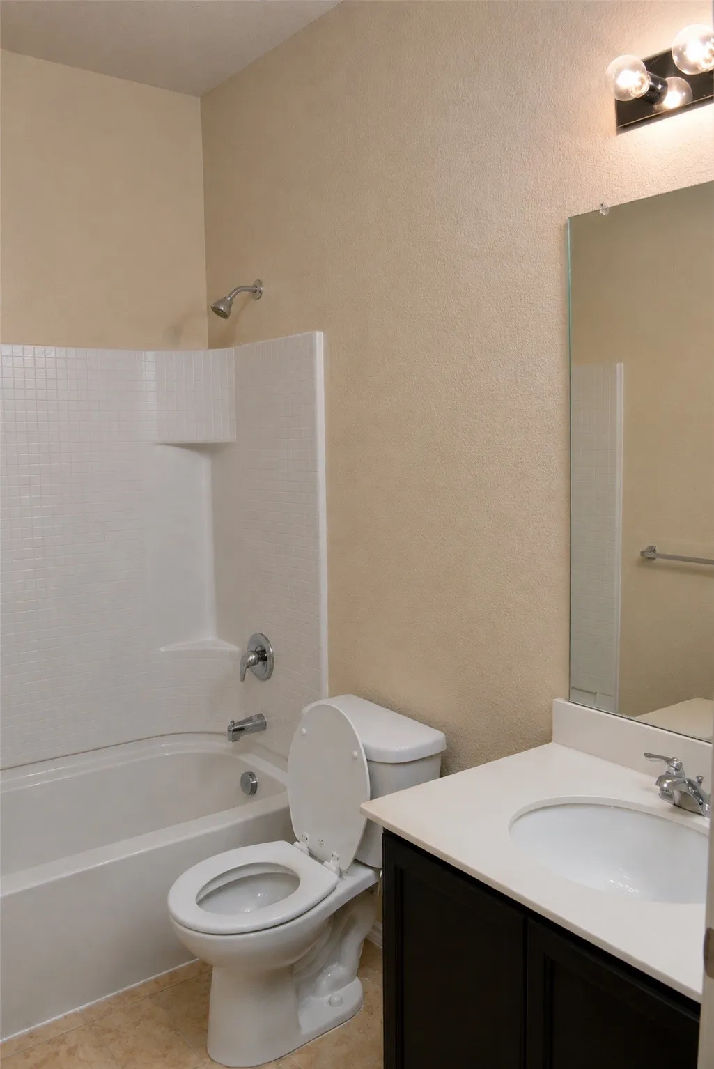 Single Family Residence For Rent in Tarrant County , 429 Mariscal Place, Fort Worth, Texas 76131, 3 Bedroom, 2 Bathroom, 2 Garage spaces, 1,977 Sqft, built in 2015, mls#21379001, Real Estate Agent in Fort Worth, Homes For Rent in Tarrant county, Homes For Rent in Fort Worth, Realtor in Fort Worth Texas, Real Estate Brokerage Independent Realty Texas, Luminita Cordes Realtor