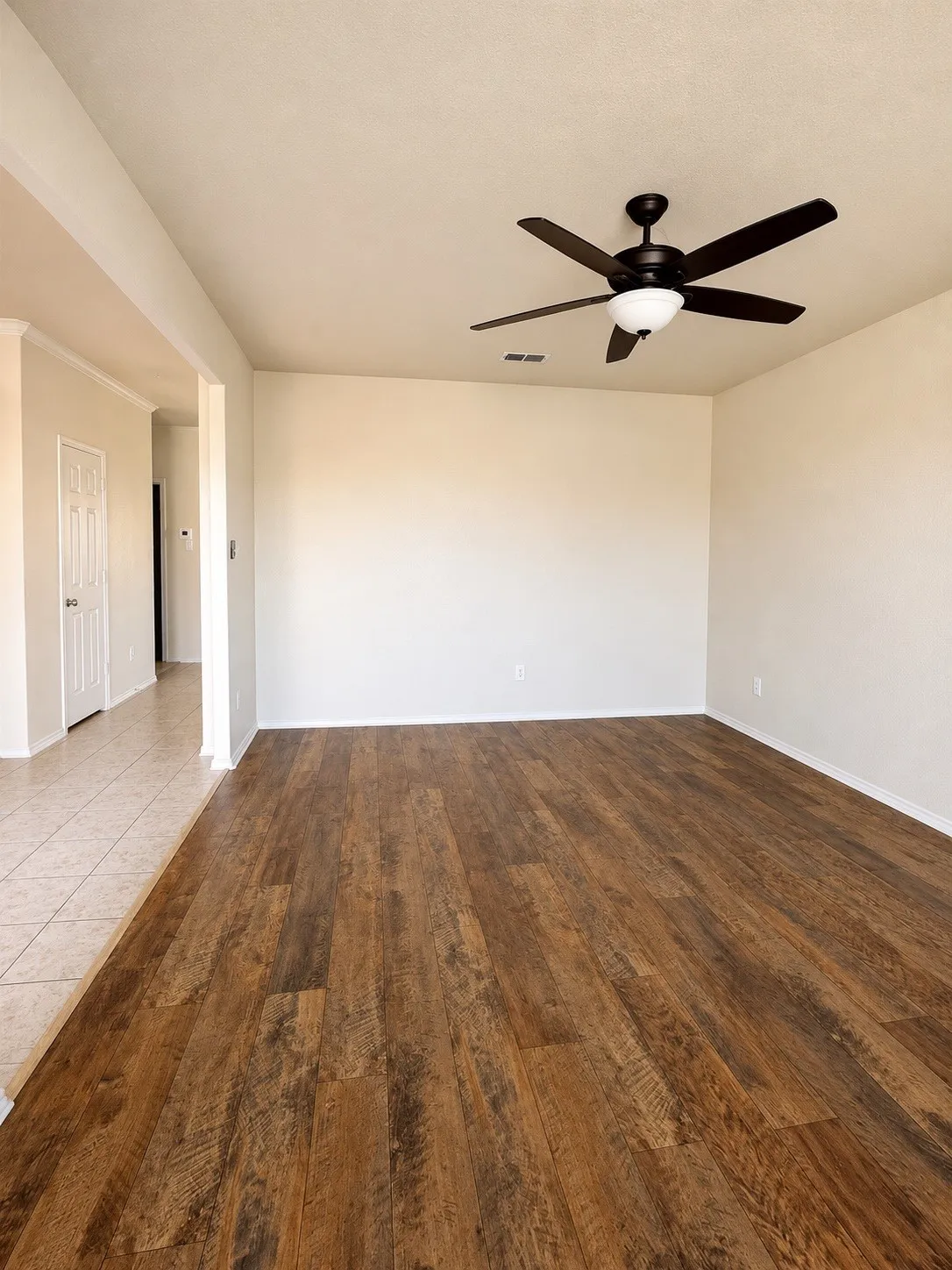 Single Family Residence For Rent in Tarrant County , 429 Mariscal Place, Fort Worth, Texas 76131, 3 Bedroom, 2 Bathroom, 2 Garage spaces, 1,977 Sqft, built in 2015, mls#21379001, Real Estate Agent in Fort Worth, Homes For Rent in Tarrant county, Homes For Rent in Fort Worth, Realtor in Fort Worth Texas, Real Estate Brokerage Independent Realty Texas, Luminita Cordes Realtor