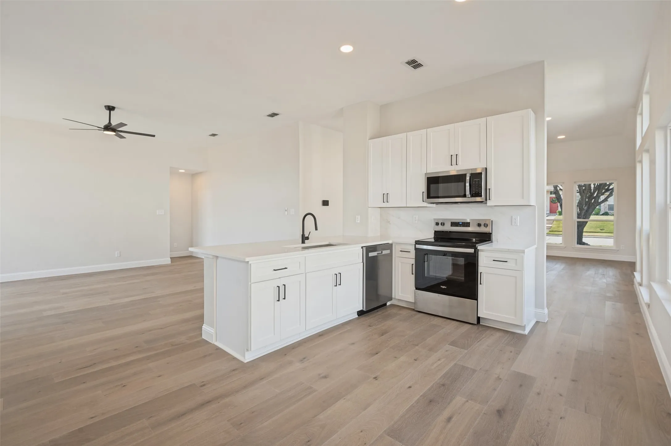 Single Family Residence For Sale in Denton County , 5849 Baker Drive, The Colony, Texas 75056, 4 Bedroom, 2 Bathroom, 2 Garage spaces, 2,028 Sqft, built in 1989, mls#21377507, Real Estate Agent in The Colony, Homes For Sale in Denton county, Homes For Sale in The Colony, Realtor in The Colony Texas, Real Estate Brokerage Independent Realty Texas, Luminita Cordes Realtor