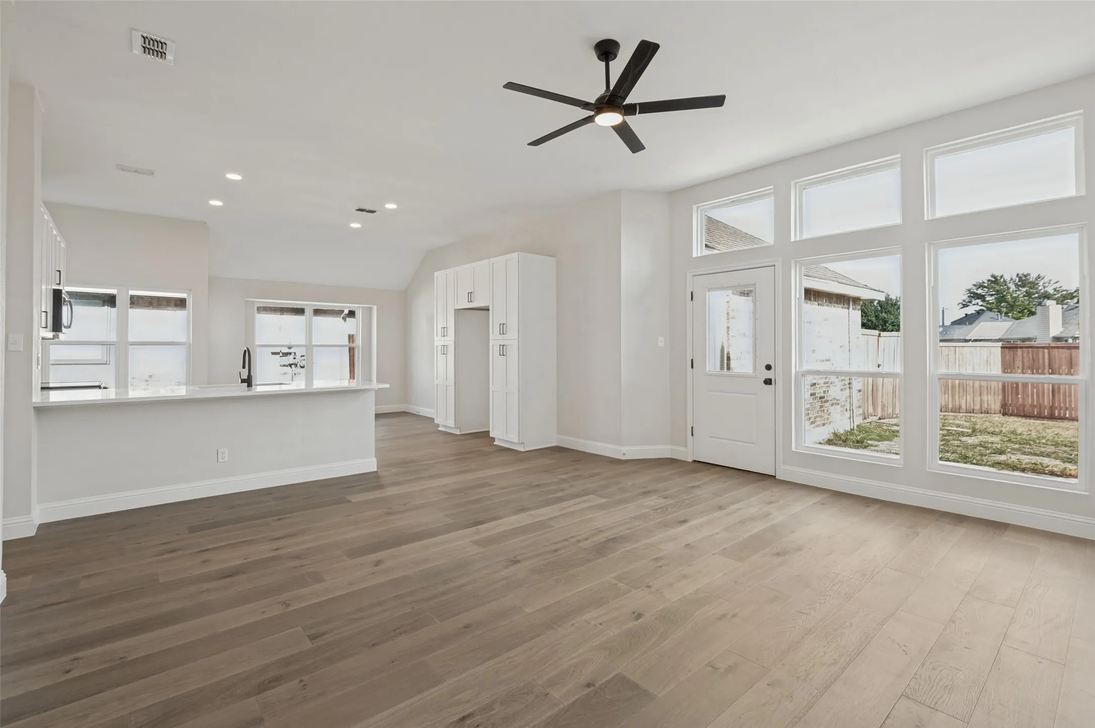 Single Family Residence For Sale in Denton County , 5849 Baker Drive, The Colony, Texas 75056, 4 Bedroom, 2 Bathroom, 2 Garage spaces, 2,028 Sqft, built in 1989, mls#21377507, Real Estate Agent in The Colony, Homes For Sale in Denton county, Homes For Sale in The Colony, Realtor in The Colony Texas, Real Estate Brokerage Independent Realty Texas, Luminita Cordes Realtor