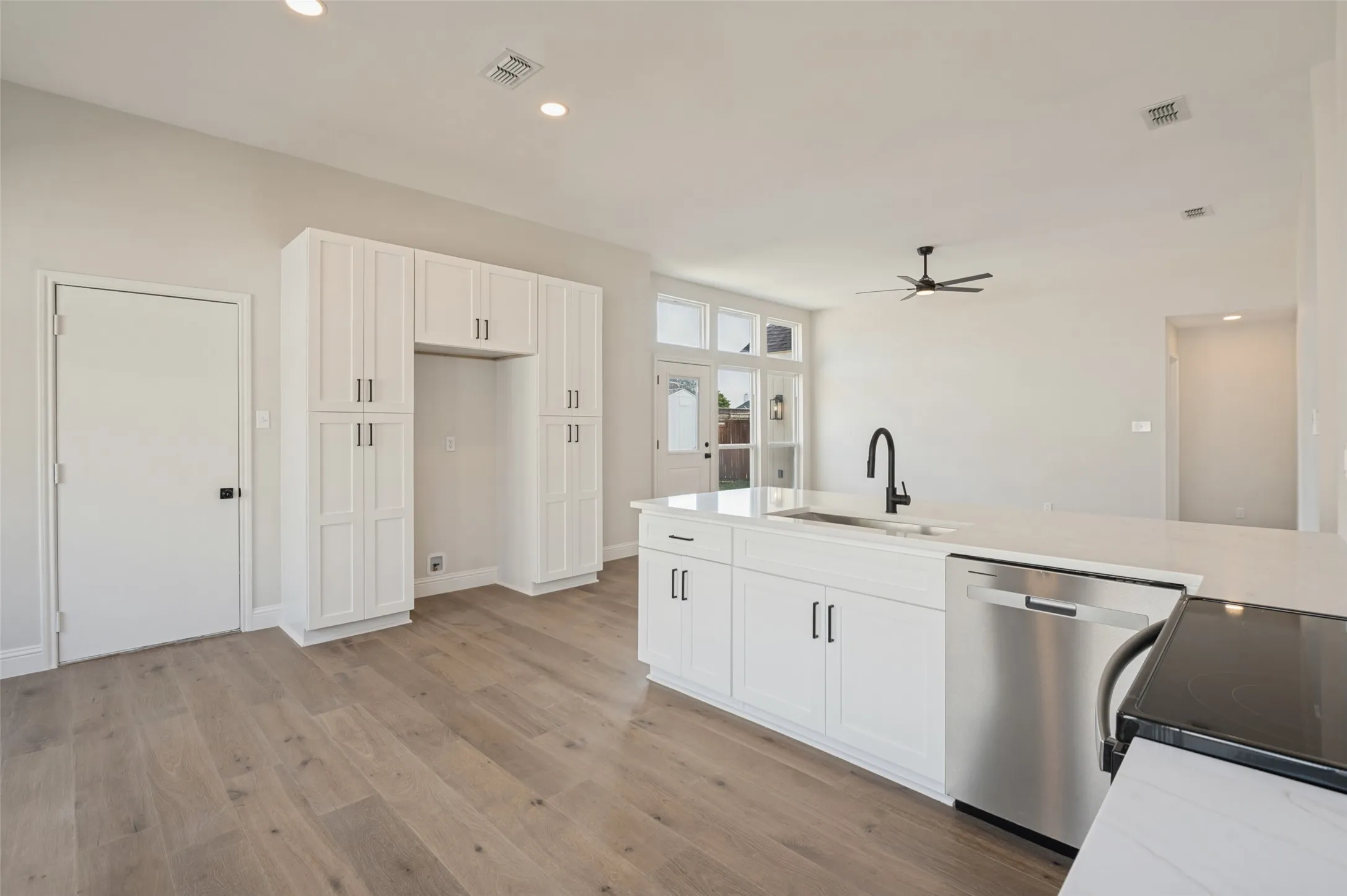 Single Family Residence For Sale in Denton County , 5849 Baker Drive, The Colony, Texas 75056, 4 Bedroom, 2 Bathroom, 2 Garage spaces, 2,028 Sqft, built in 1989, mls#21377507, Real Estate Agent in The Colony, Homes For Sale in Denton county, Homes For Sale in The Colony, Realtor in The Colony Texas, Real Estate Brokerage Independent Realty Texas, Luminita Cordes Realtor