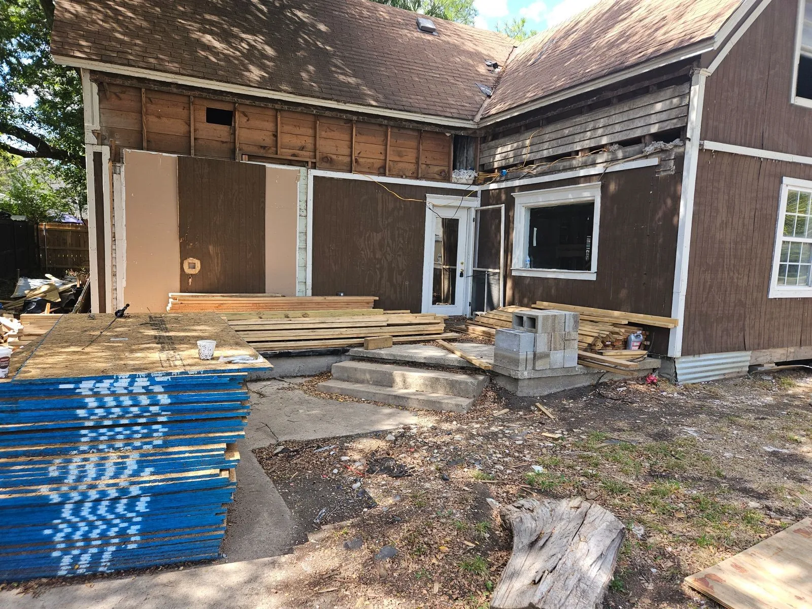 Single Family Residence For Sale in Grayson County , 103 N BLANTON Street, Whitewright, Texas 75491, 4 Bedroom, 2 Bathroom, Garage spaces, 2,048 Sqft, built in 1940, mls#21373966, Real Estate Agent in Whitewright, Homes For Sale in Grayson county, Homes For Sale in Whitewright, Realtor in Whitewright Texas, Real Estate Brokerage Independent Realty Texas, Luminita Cordes Realtor
