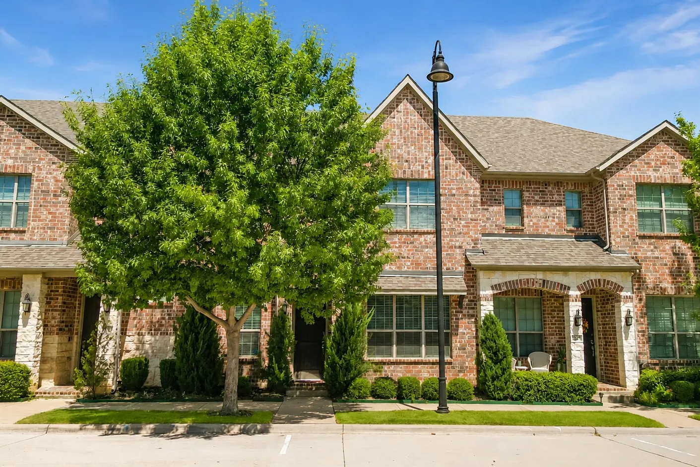 Townhouse For Sale in Denton County , 2228 Pinnacle Lane, Flower Mound, Texas 75028, 3 Bedroom, 3 Bathroom, 2 Garage spaces, 1,926 Sqft, built in 2018, mls#21376438, Real Estate Agent in Flower Mound, Homes For Sale in Denton county, Homes For Sale in Flower Mound, Realtor in Flower Mound Texas, Real Estate Brokerage Independent Realty Texas, Luminita Cordes Realtor