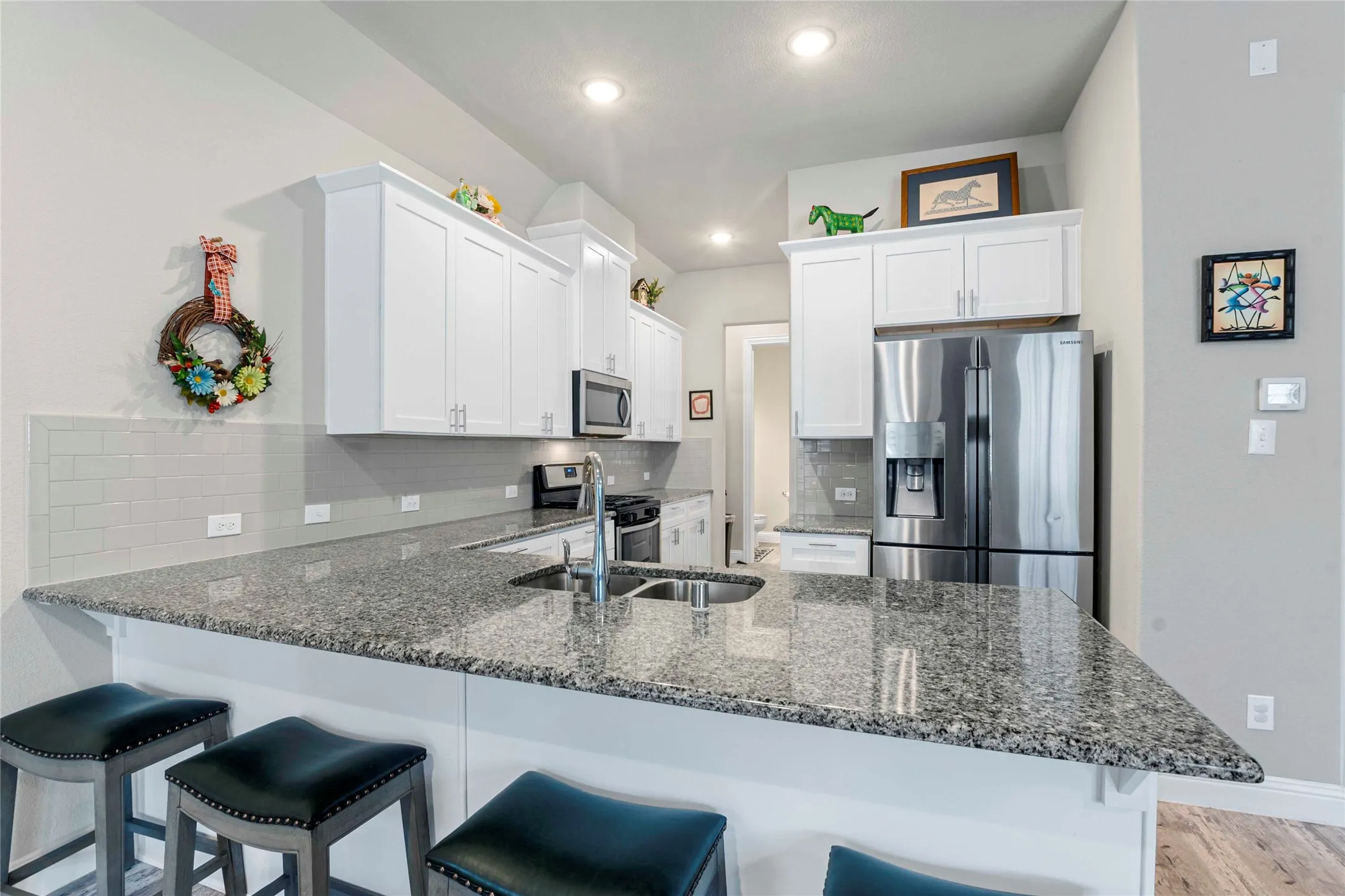 Townhouse For Sale in Denton County , 2228 Pinnacle Lane, Flower Mound, Texas 75028, 3 Bedroom, 3 Bathroom, 2 Garage spaces, 1,926 Sqft, built in 2018, mls#21376438, Real Estate Agent in Flower Mound, Homes For Sale in Denton county, Homes For Sale in Flower Mound, Realtor in Flower Mound Texas, Real Estate Brokerage Independent Realty Texas, Luminita Cordes Realtor