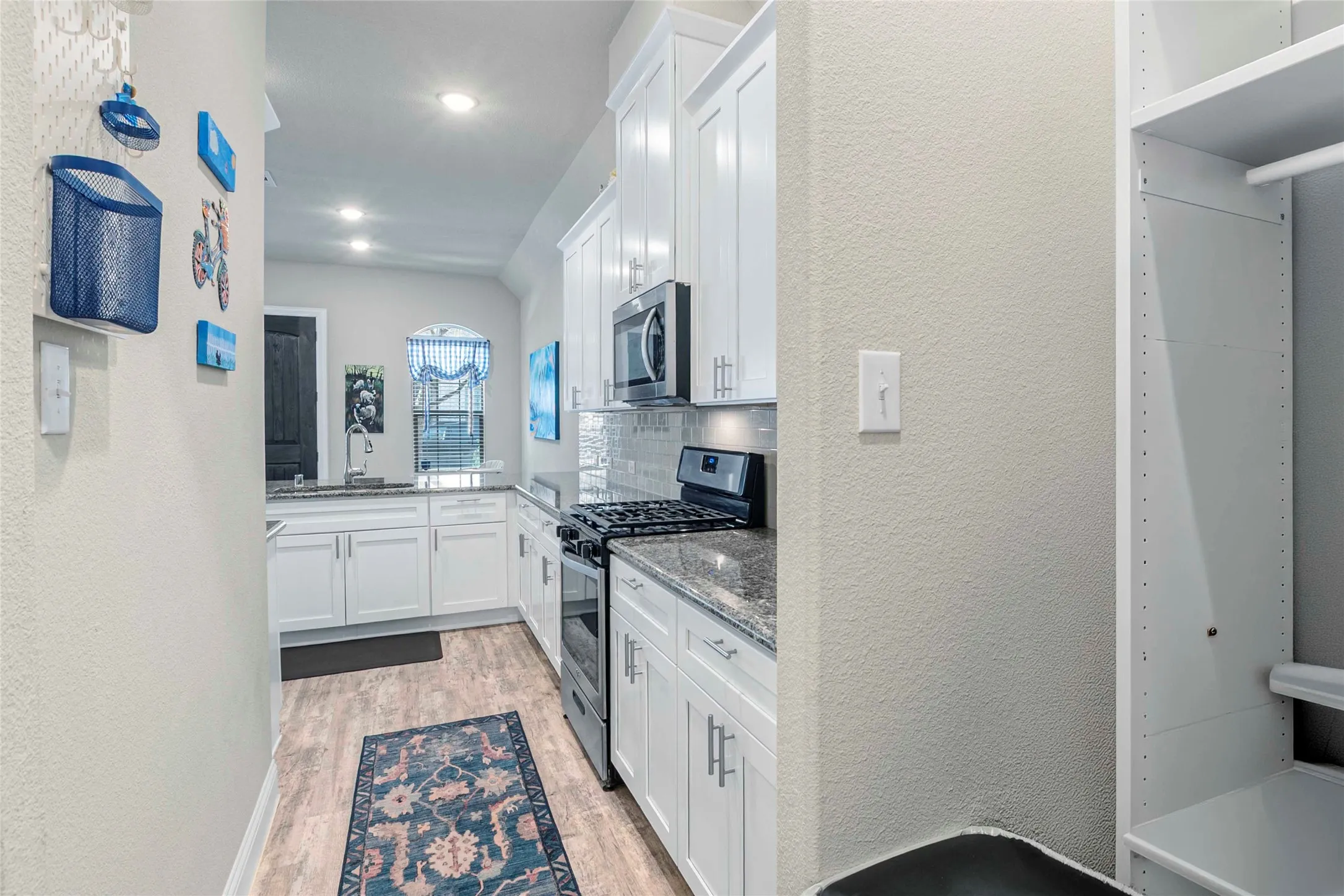 Townhouse For Sale in Denton County , 2228 Pinnacle Lane, Flower Mound, Texas 75028, 3 Bedroom, 3 Bathroom, 2 Garage spaces, 1,926 Sqft, built in 2018, mls#21376438, Real Estate Agent in Flower Mound, Homes For Sale in Denton county, Homes For Sale in Flower Mound, Realtor in Flower Mound Texas, Real Estate Brokerage Independent Realty Texas, Luminita Cordes Realtor