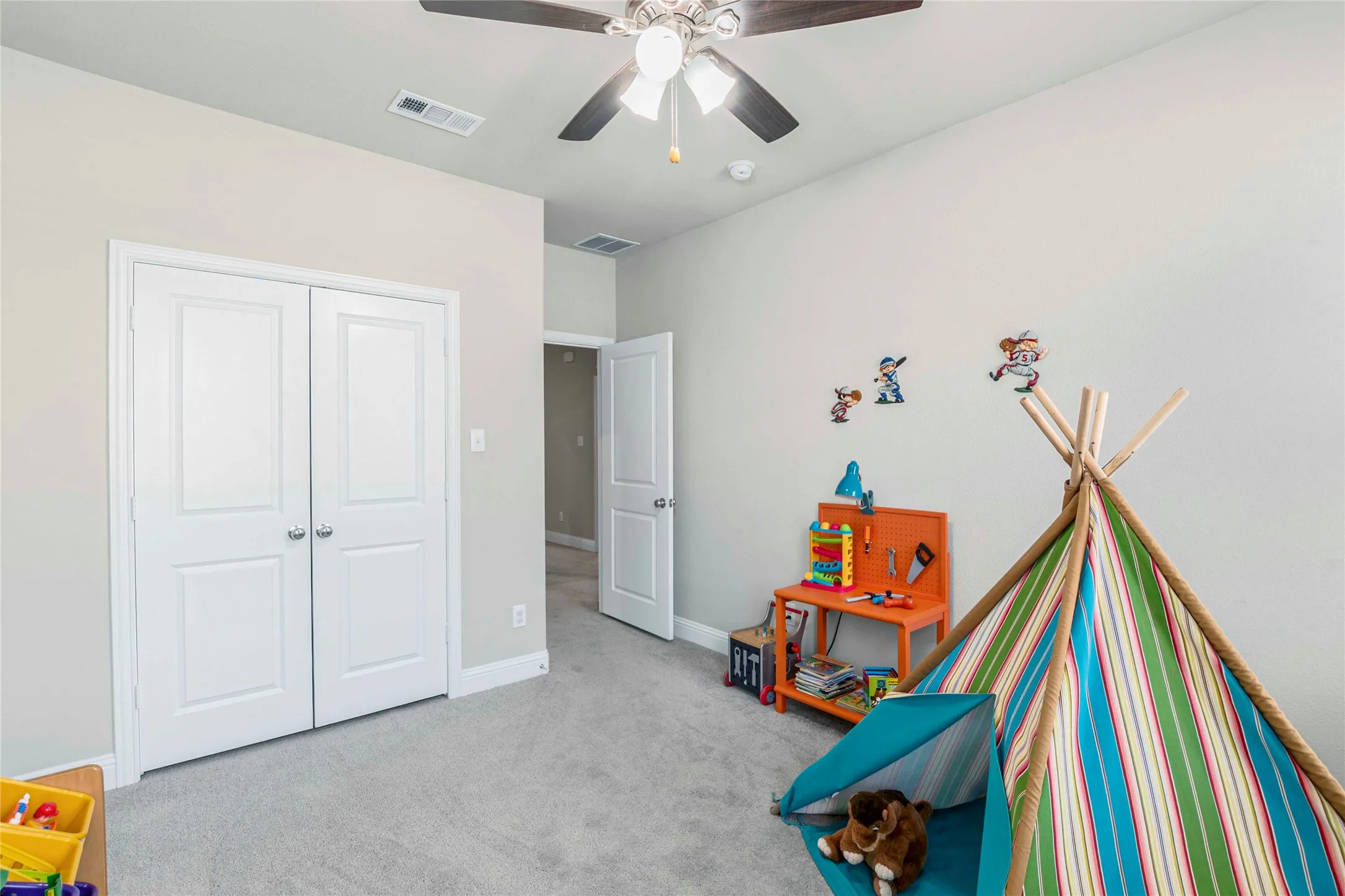 Townhouse For Sale in Denton County , 2228 Pinnacle Lane, Flower Mound, Texas 75028, 3 Bedroom, 3 Bathroom, 2 Garage spaces, 1,926 Sqft, built in 2018, mls#21376438, Real Estate Agent in Flower Mound, Homes For Sale in Denton county, Homes For Sale in Flower Mound, Realtor in Flower Mound Texas, Real Estate Brokerage Independent Realty Texas, Luminita Cordes Realtor