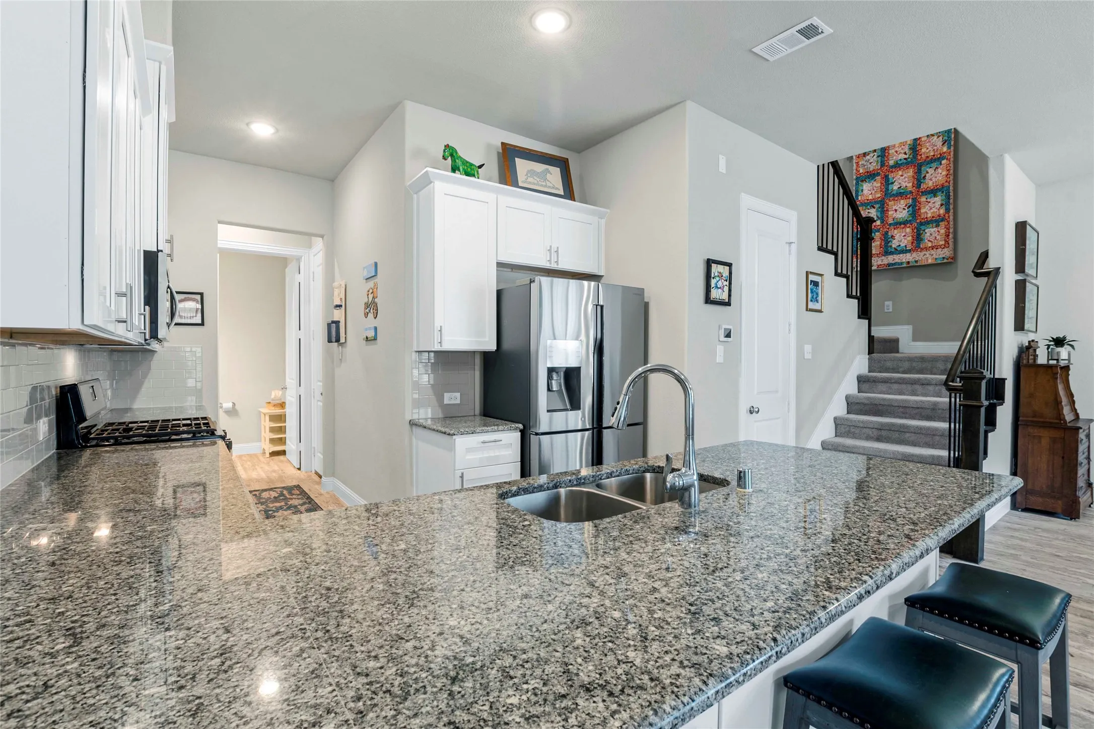 Townhouse For Sale in Denton County , 2228 Pinnacle Lane, Flower Mound, Texas 75028, 3 Bedroom, 3 Bathroom, 2 Garage spaces, 1,926 Sqft, built in 2018, mls#21376438, Real Estate Agent in Flower Mound, Homes For Sale in Denton county, Homes For Sale in Flower Mound, Realtor in Flower Mound Texas, Real Estate Brokerage Independent Realty Texas, Luminita Cordes Realtor