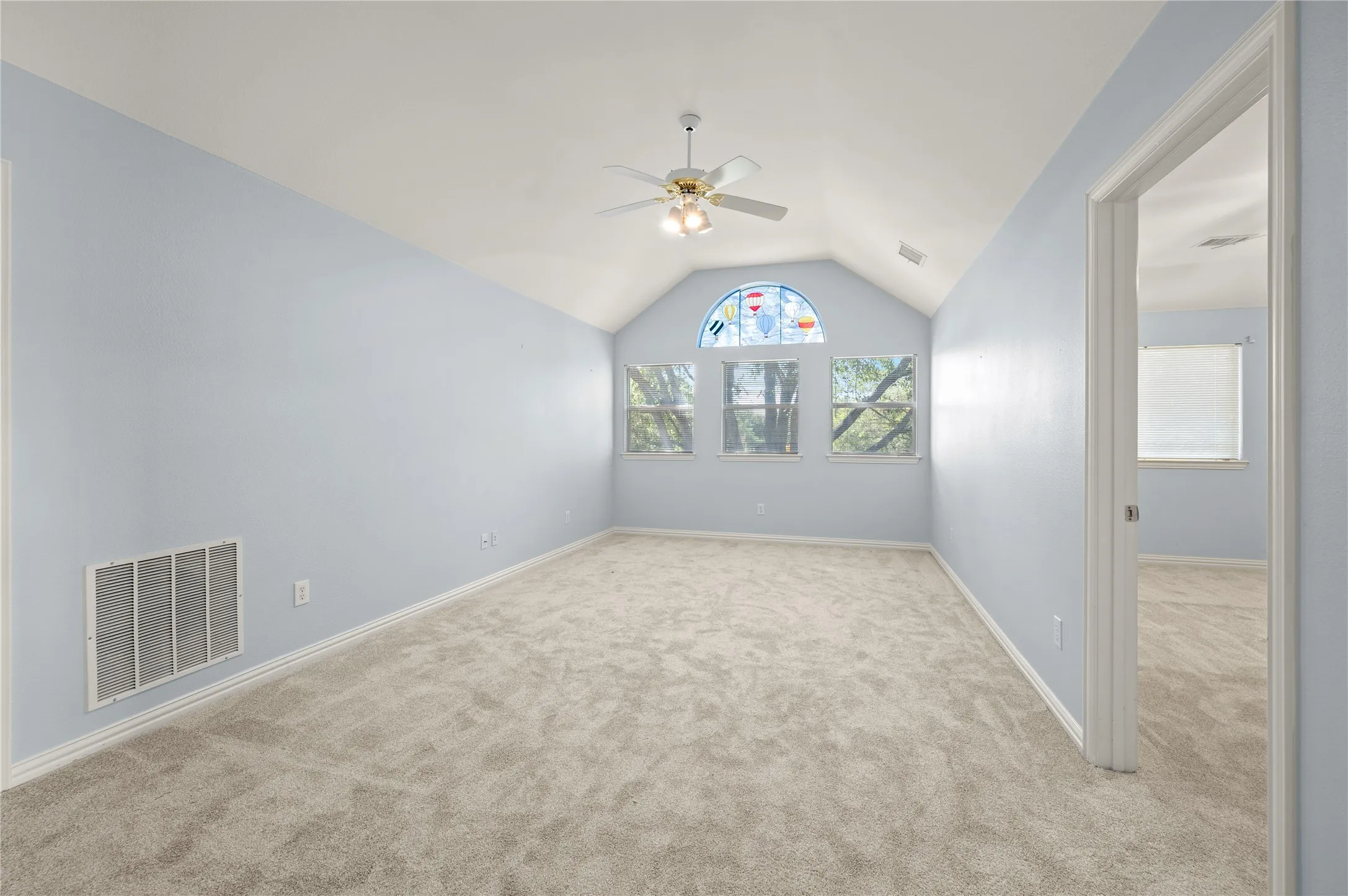 Single Family Residence For Sale in Denton County , 4017 Beacon Street, Flower Mound, Texas 75028, 4 Bedroom, 3 Bathroom, 2 Garage spaces, 3,484 Sqft, built in 2000, mls#21378261, Real Estate Agent in Flower Mound, Homes For Sale in Denton county, Homes For Sale in Flower Mound, Realtor in Flower Mound Texas, Real Estate Brokerage Independent Realty Texas, Luminita Cordes Realtor
