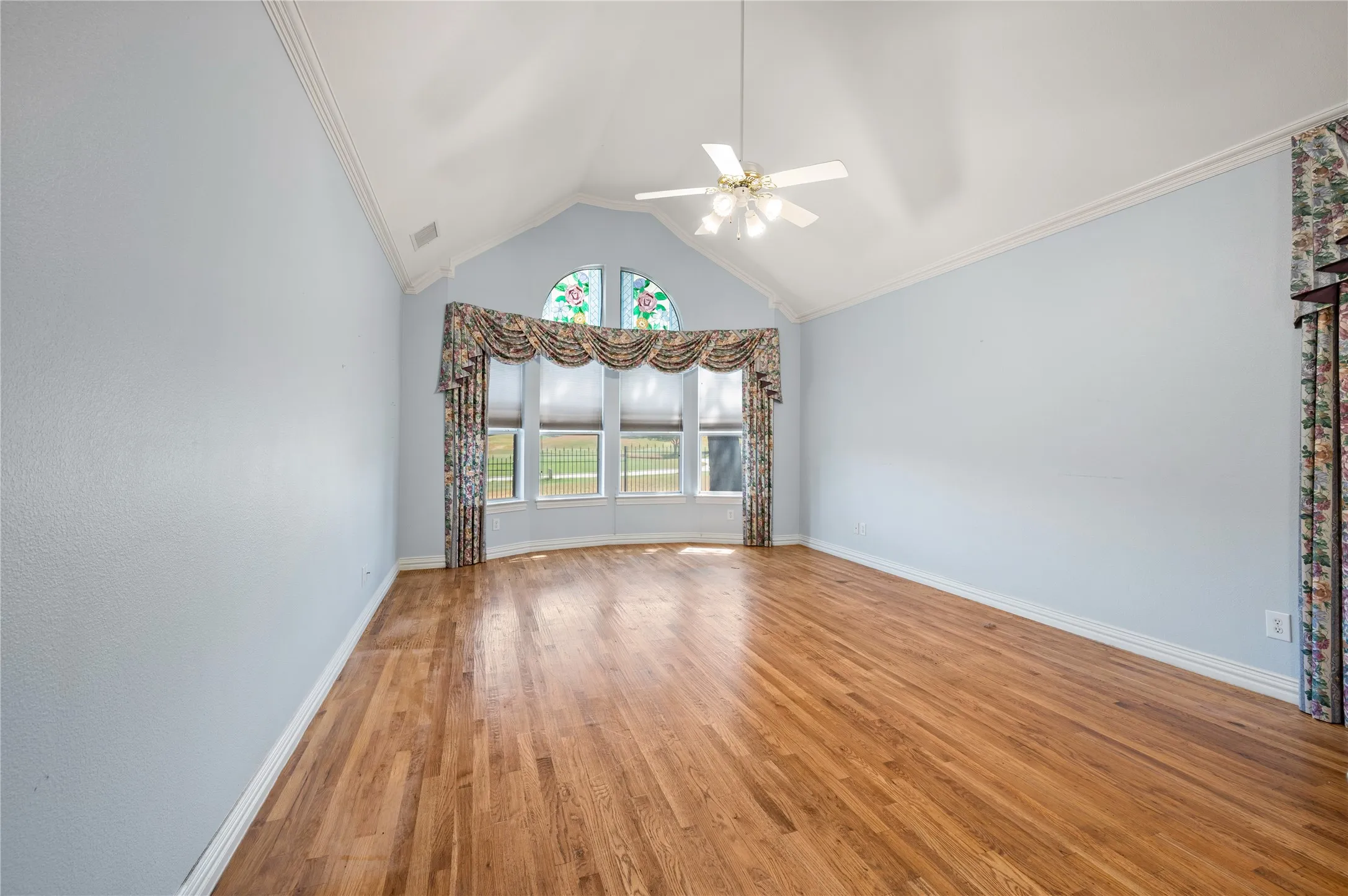 Single Family Residence For Sale in Denton County , 4017 Beacon Street, Flower Mound, Texas 75028, 4 Bedroom, 3 Bathroom, 2 Garage spaces, 3,484 Sqft, built in 2000, mls#21378261, Real Estate Agent in Flower Mound, Homes For Sale in Denton county, Homes For Sale in Flower Mound, Realtor in Flower Mound Texas, Real Estate Brokerage Independent Realty Texas, Luminita Cordes Realtor