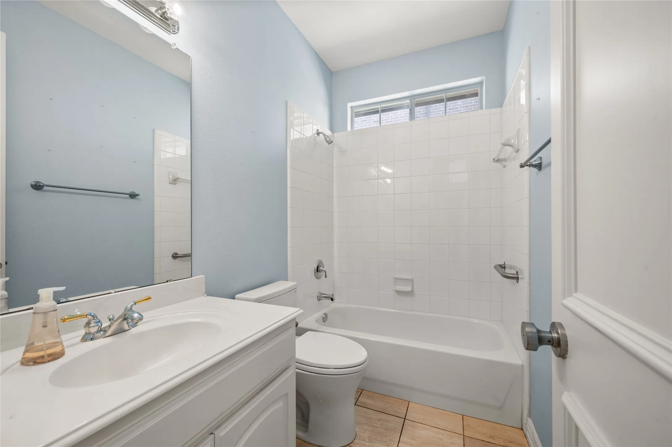 Single Family Residence For Sale in Denton County , 4017 Beacon Street, Flower Mound, Texas 75028, 4 Bedroom, 3 Bathroom, 2 Garage spaces, 3,484 Sqft, built in 2000, mls#21378261, Real Estate Agent in Flower Mound, Homes For Sale in Denton county, Homes For Sale in Flower Mound, Realtor in Flower Mound Texas, Real Estate Brokerage Independent Realty Texas, Luminita Cordes Realtor