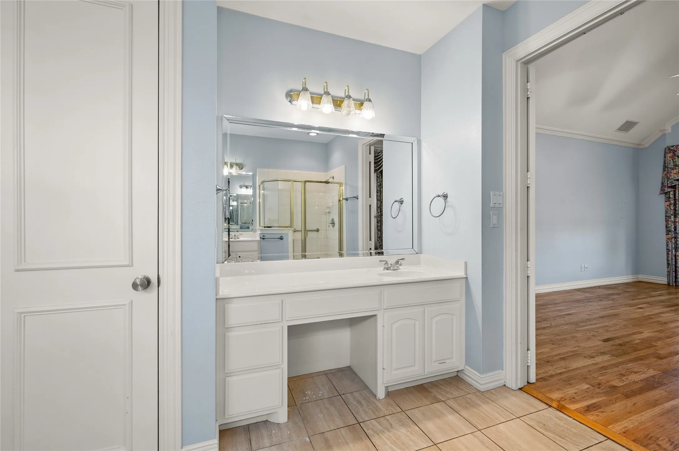 Single Family Residence For Sale in Denton County , 4017 Beacon Street, Flower Mound, Texas 75028, 4 Bedroom, 3 Bathroom, 2 Garage spaces, 3,484 Sqft, built in 2000, mls#21378261, Real Estate Agent in Flower Mound, Homes For Sale in Denton county, Homes For Sale in Flower Mound, Realtor in Flower Mound Texas, Real Estate Brokerage Independent Realty Texas, Luminita Cordes Realtor