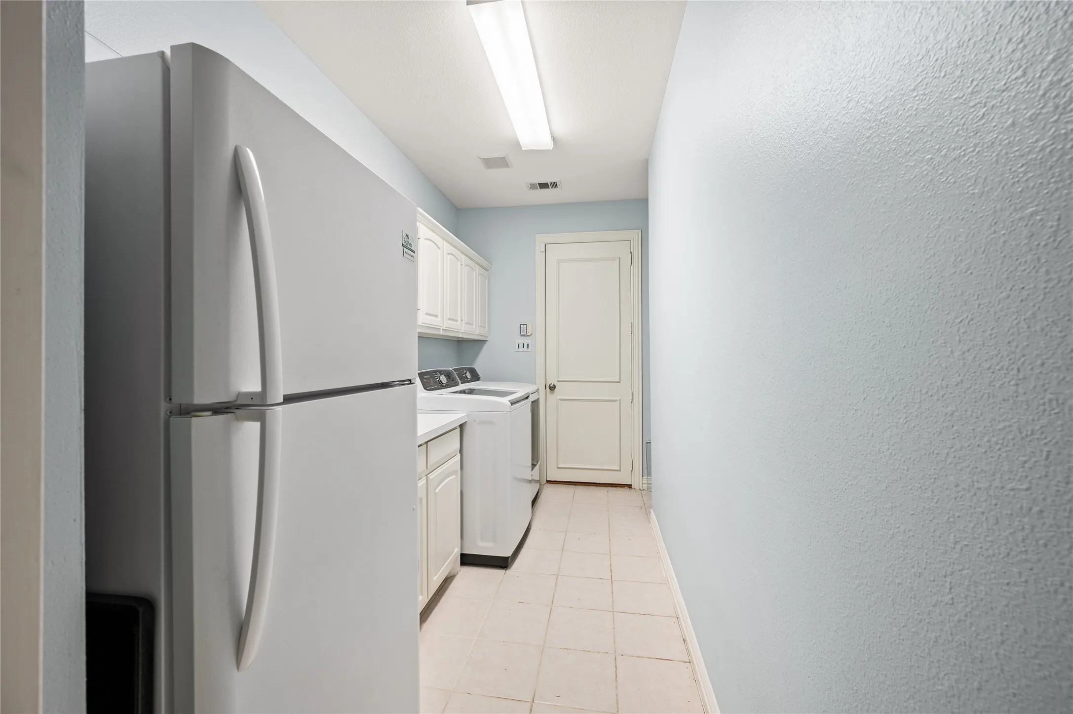 Single Family Residence For Sale in Denton County , 4017 Beacon Street, Flower Mound, Texas 75028, 4 Bedroom, 3 Bathroom, 2 Garage spaces, 3,484 Sqft, built in 2000, mls#21378261, Real Estate Agent in Flower Mound, Homes For Sale in Denton county, Homes For Sale in Flower Mound, Realtor in Flower Mound Texas, Real Estate Brokerage Independent Realty Texas, Luminita Cordes Realtor