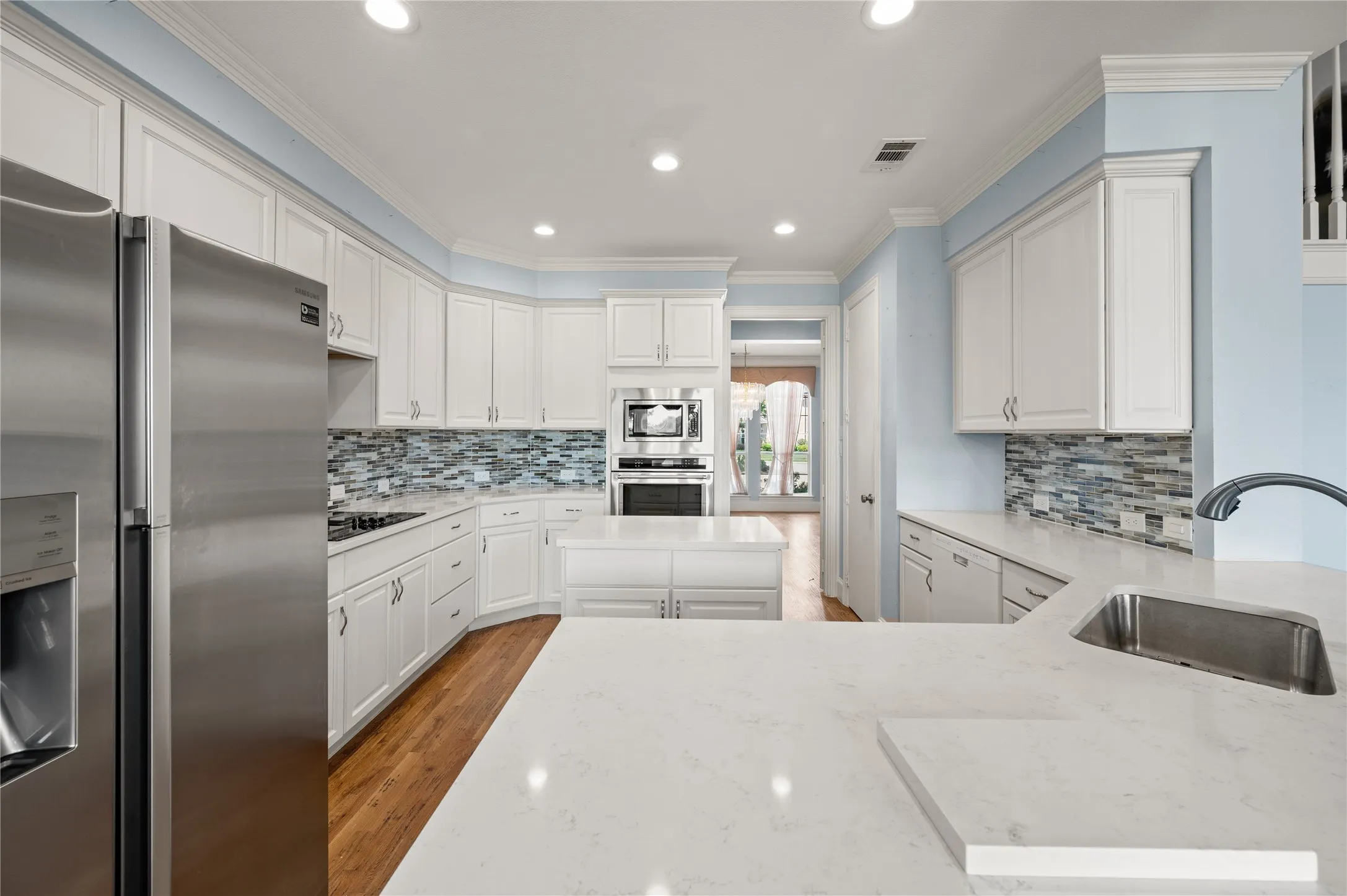 Single Family Residence For Sale in Denton County , 4017 Beacon Street, Flower Mound, Texas 75028, 4 Bedroom, 3 Bathroom, 2 Garage spaces, 3,484 Sqft, built in 2000, mls#21378261, Real Estate Agent in Flower Mound, Homes For Sale in Denton county, Homes For Sale in Flower Mound, Realtor in Flower Mound Texas, Real Estate Brokerage Independent Realty Texas, Luminita Cordes Realtor