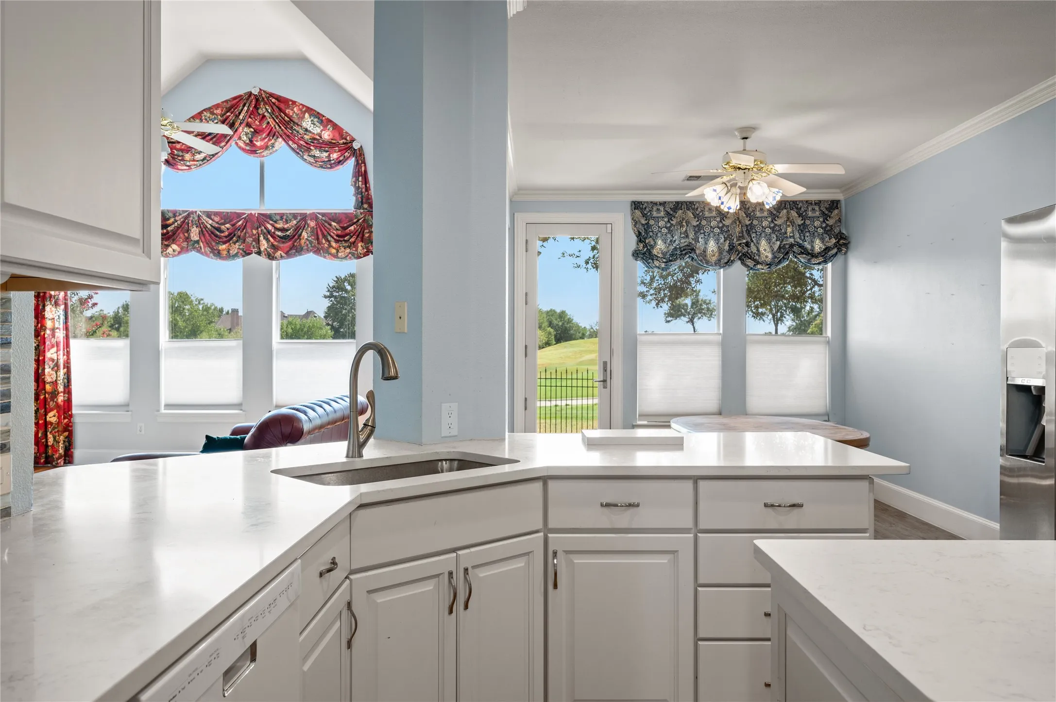 Single Family Residence For Sale in Denton County , 4017 Beacon Street, Flower Mound, Texas 75028, 4 Bedroom, 3 Bathroom, 2 Garage spaces, 3,484 Sqft, built in 2000, mls#21378261, Real Estate Agent in Flower Mound, Homes For Sale in Denton county, Homes For Sale in Flower Mound, Realtor in Flower Mound Texas, Real Estate Brokerage Independent Realty Texas, Luminita Cordes Realtor