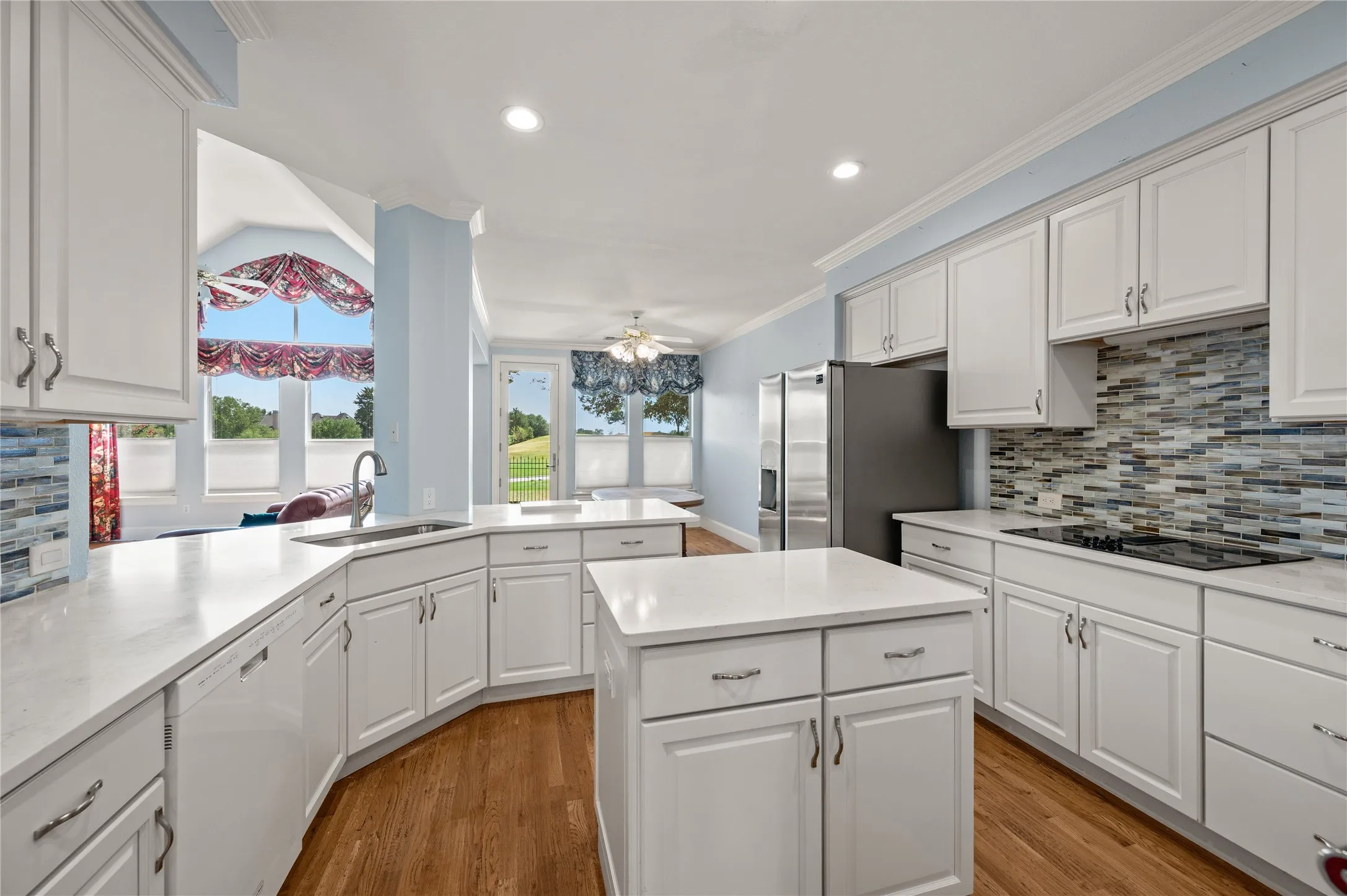 Single Family Residence For Sale in Denton County , 4017 Beacon Street, Flower Mound, Texas 75028, 4 Bedroom, 3 Bathroom, 2 Garage spaces, 3,484 Sqft, built in 2000, mls#21378261, Real Estate Agent in Flower Mound, Homes For Sale in Denton county, Homes For Sale in Flower Mound, Realtor in Flower Mound Texas, Real Estate Brokerage Independent Realty Texas, Luminita Cordes Realtor