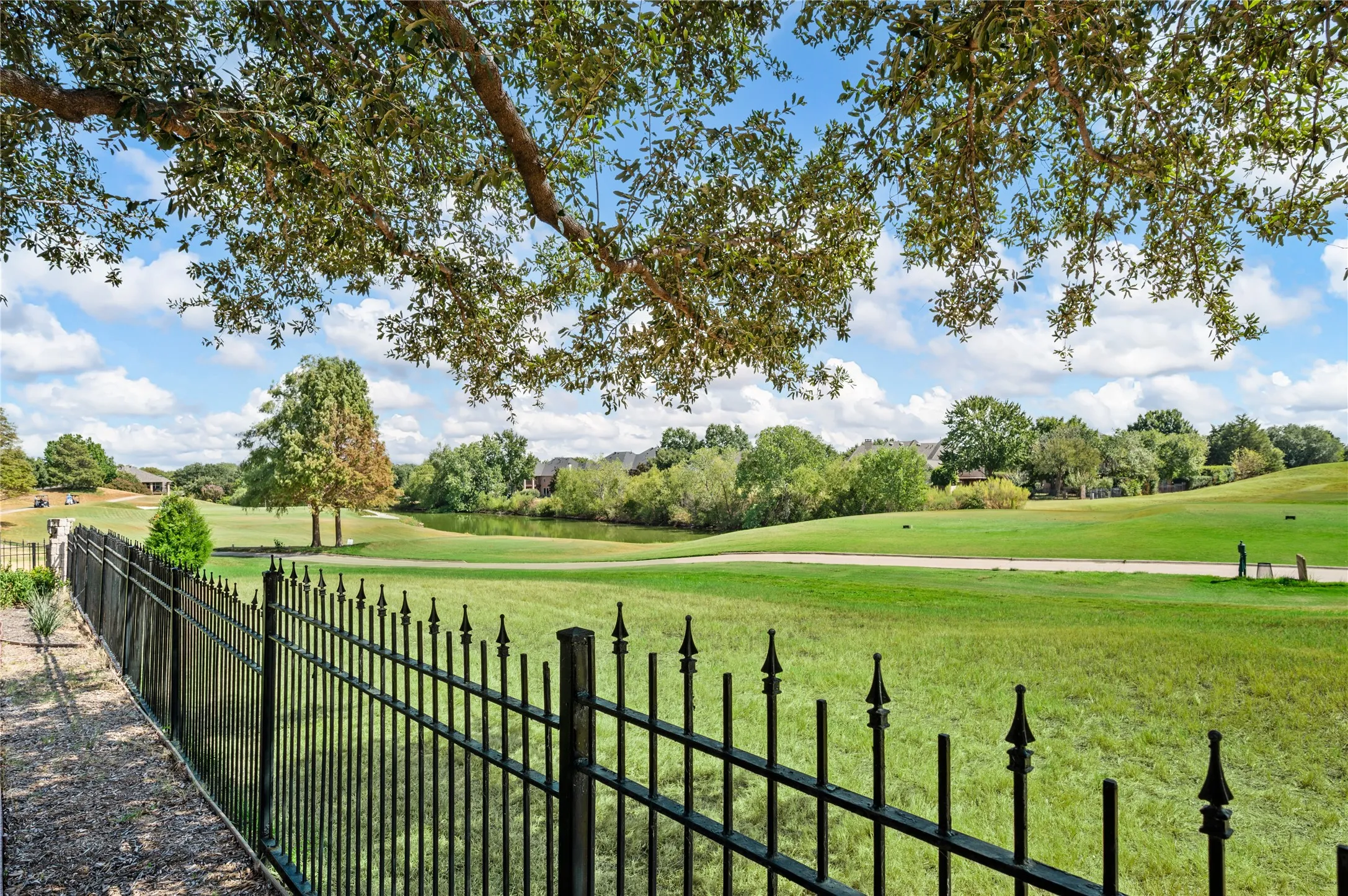Single Family Residence For Sale in Denton County , 4017 Beacon Street, Flower Mound, Texas 75028, 4 Bedroom, 3 Bathroom, 2 Garage spaces, 3,484 Sqft, built in 2000, mls#21378261, Real Estate Agent in Flower Mound, Homes For Sale in Denton county, Homes For Sale in Flower Mound, Realtor in Flower Mound Texas, Real Estate Brokerage Independent Realty Texas, Luminita Cordes Realtor