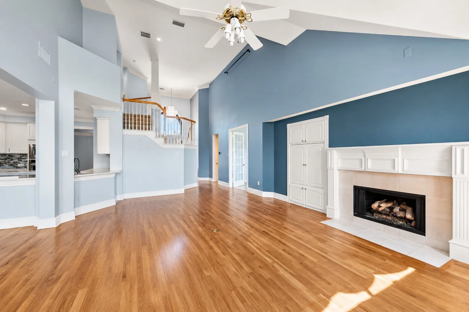Single Family Residence For Sale in Denton County , 4017 Beacon Street, Flower Mound, Texas 75028, 4 Bedroom, 3 Bathroom, 2 Garage spaces, 3,484 Sqft, built in 2000, mls#21378261, Real Estate Agent in Flower Mound, Homes For Sale in Denton county, Homes For Sale in Flower Mound, Realtor in Flower Mound Texas, Real Estate Brokerage Independent Realty Texas, Luminita Cordes Realtor