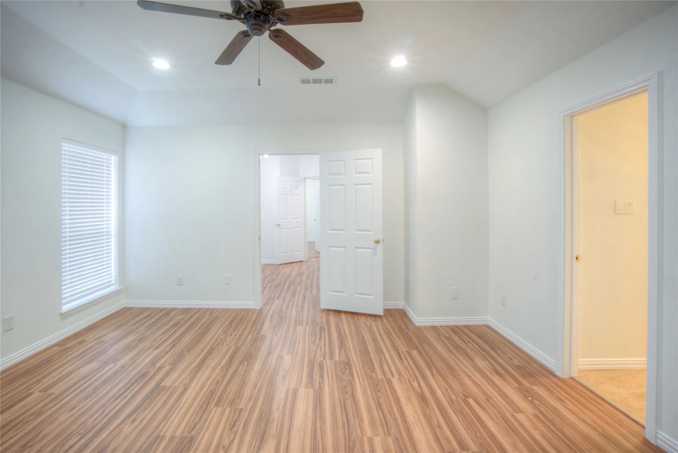 Single Family Residence For Rent in Denton County , 18243 Justice Lane, Dallas, Texas 75287, 4 Bedroom, 2 Bathroom, 2 Garage spaces, 1,866 Sqft, built in 1996, mls#21379010, Real Estate Agent in Dallas, Homes For Rent in Denton county, Homes For Rent in Dallas, Realtor in Dallas Texas, Real Estate Brokerage Independent Realty Texas, Luminita Cordes Realtor