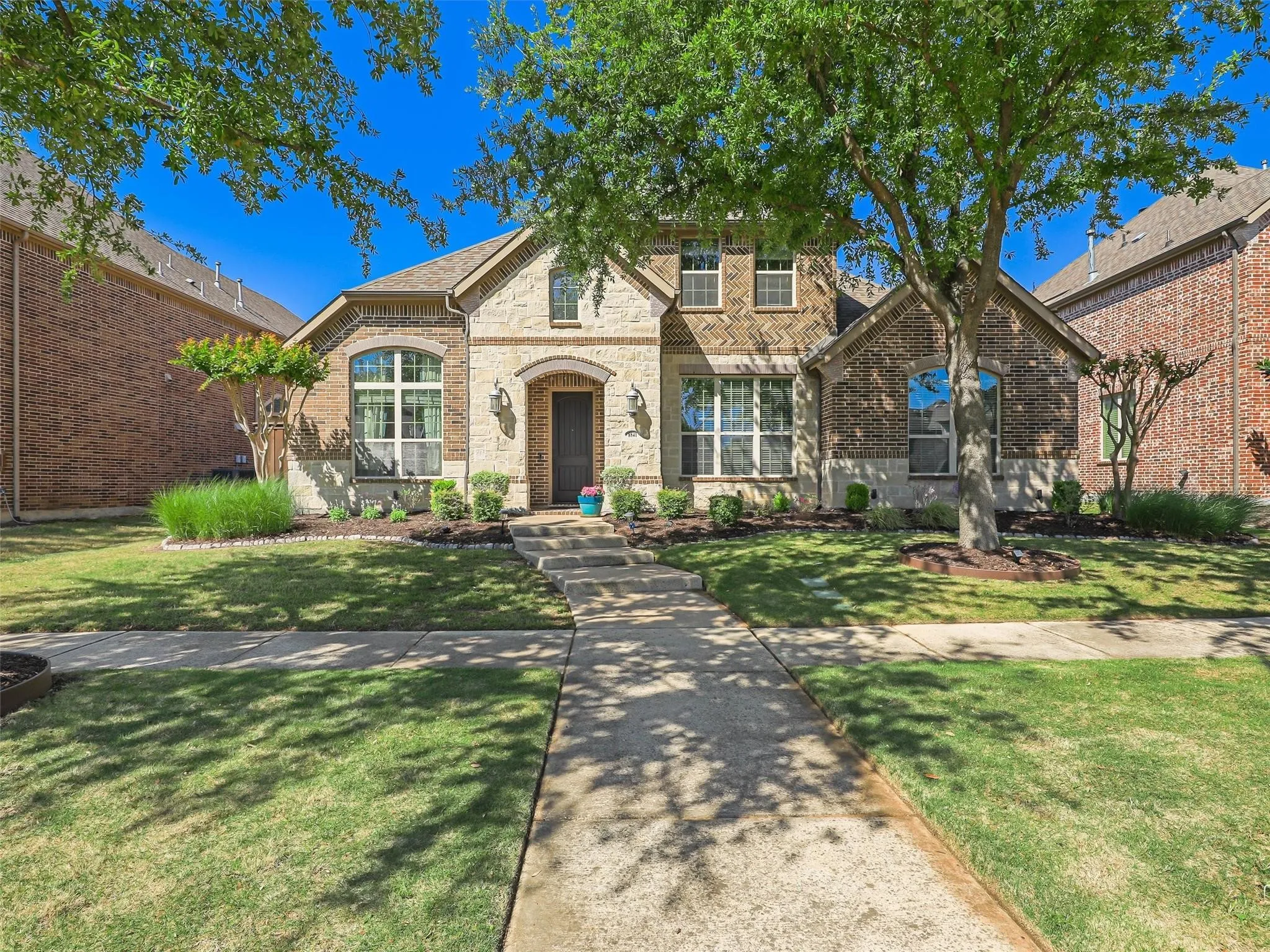 Single Family Residence For Sale in Collin County , 8841 Sutton Drive, Frisco, Texas 75035, 5 Bedroom, 4 Bathroom, 3 Garage spaces, 3,875 Sqft, built in 2012, mls#21378142, Real Estate Agent in Frisco, Homes For Sale in Collin county, Homes For Sale in Frisco, Realtor in Frisco Texas, Real Estate Brokerage Independent Realty Texas, Luminita Cordes Realtor