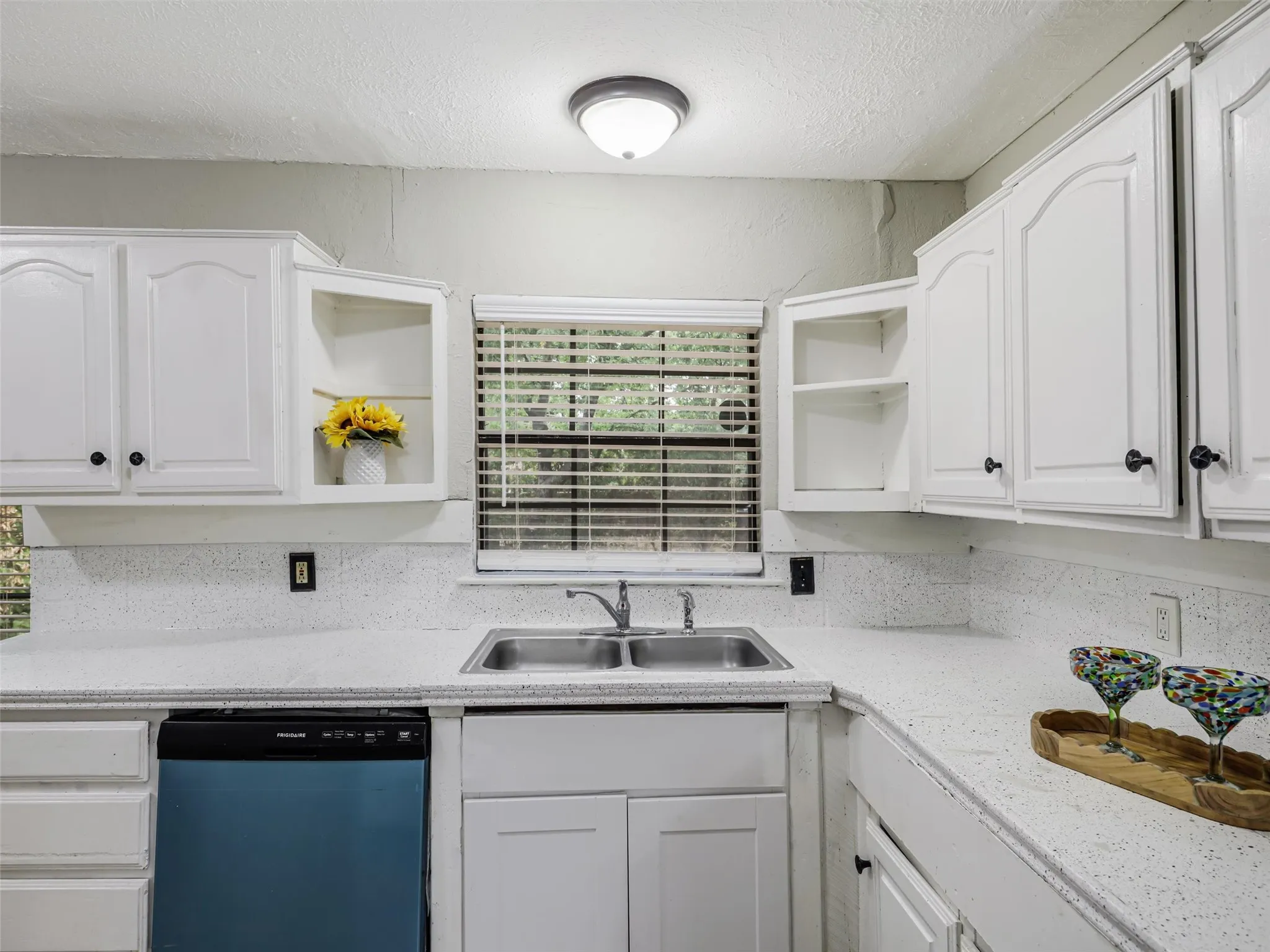 Single Family Residence For Sale in Dallas County , 10747 Sand Alwood Drive, Dallas, Texas 75228, 3 Bedroom, 2 Bathroom, 1 Garage spaces, 1,077 Sqft, built in 1954, mls#21378485, Real Estate Agent in Dallas, Homes For Sale in Dallas county, Homes For Sale in Dallas, Realtor in Dallas Texas, Real Estate Brokerage Independent Realty Texas, Luminita Cordes Realtor