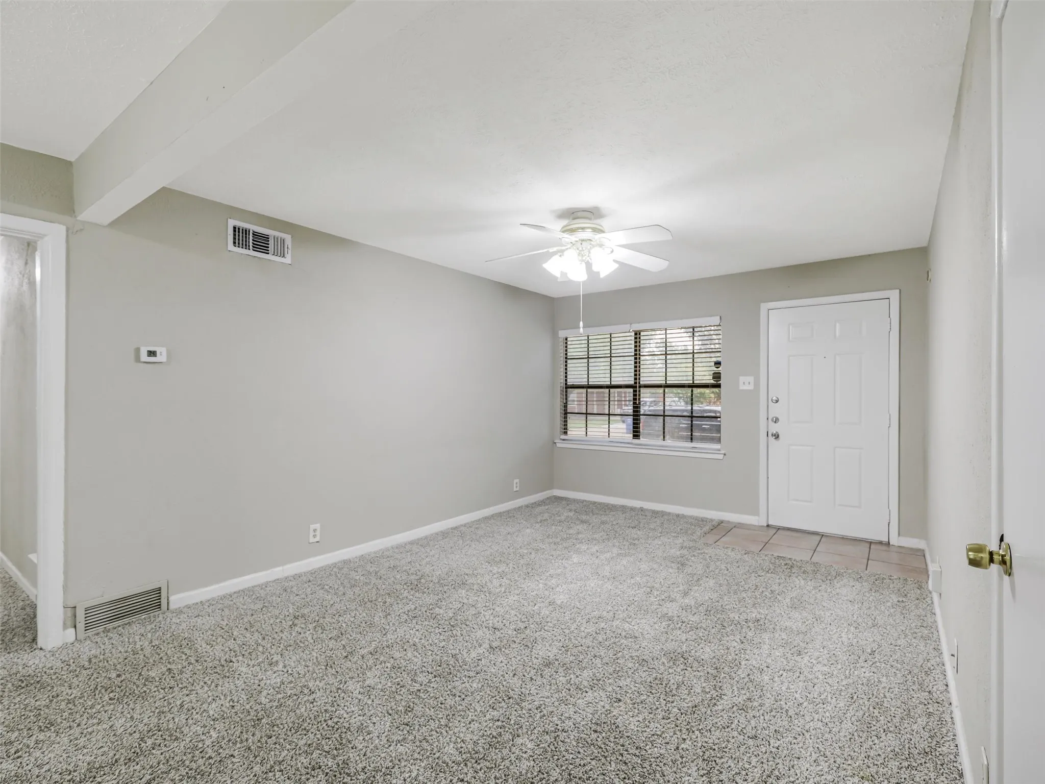 Single Family Residence For Sale in Dallas County , 10747 Sand Alwood Drive, Dallas, Texas 75228, 3 Bedroom, 2 Bathroom, 1 Garage spaces, 1,077 Sqft, built in 1954, mls#21378485, Real Estate Agent in Dallas, Homes For Sale in Dallas county, Homes For Sale in Dallas, Realtor in Dallas Texas, Real Estate Brokerage Independent Realty Texas, Luminita Cordes Realtor