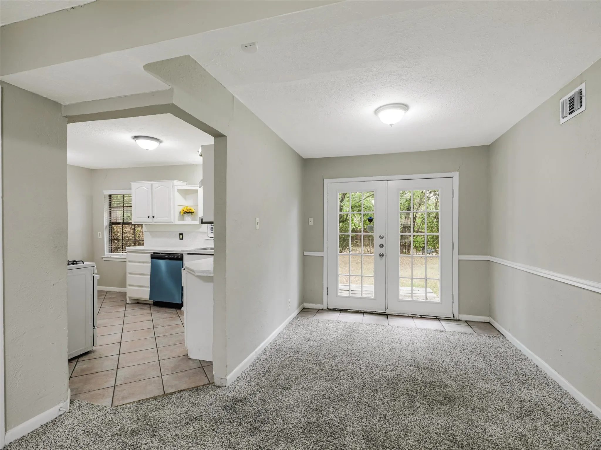 Single Family Residence For Sale in Dallas County , 10747 Sand Alwood Drive, Dallas, Texas 75228, 3 Bedroom, 2 Bathroom, 1 Garage spaces, 1,077 Sqft, built in 1954, mls#21378485, Real Estate Agent in Dallas, Homes For Sale in Dallas county, Homes For Sale in Dallas, Realtor in Dallas Texas, Real Estate Brokerage Independent Realty Texas, Luminita Cordes Realtor