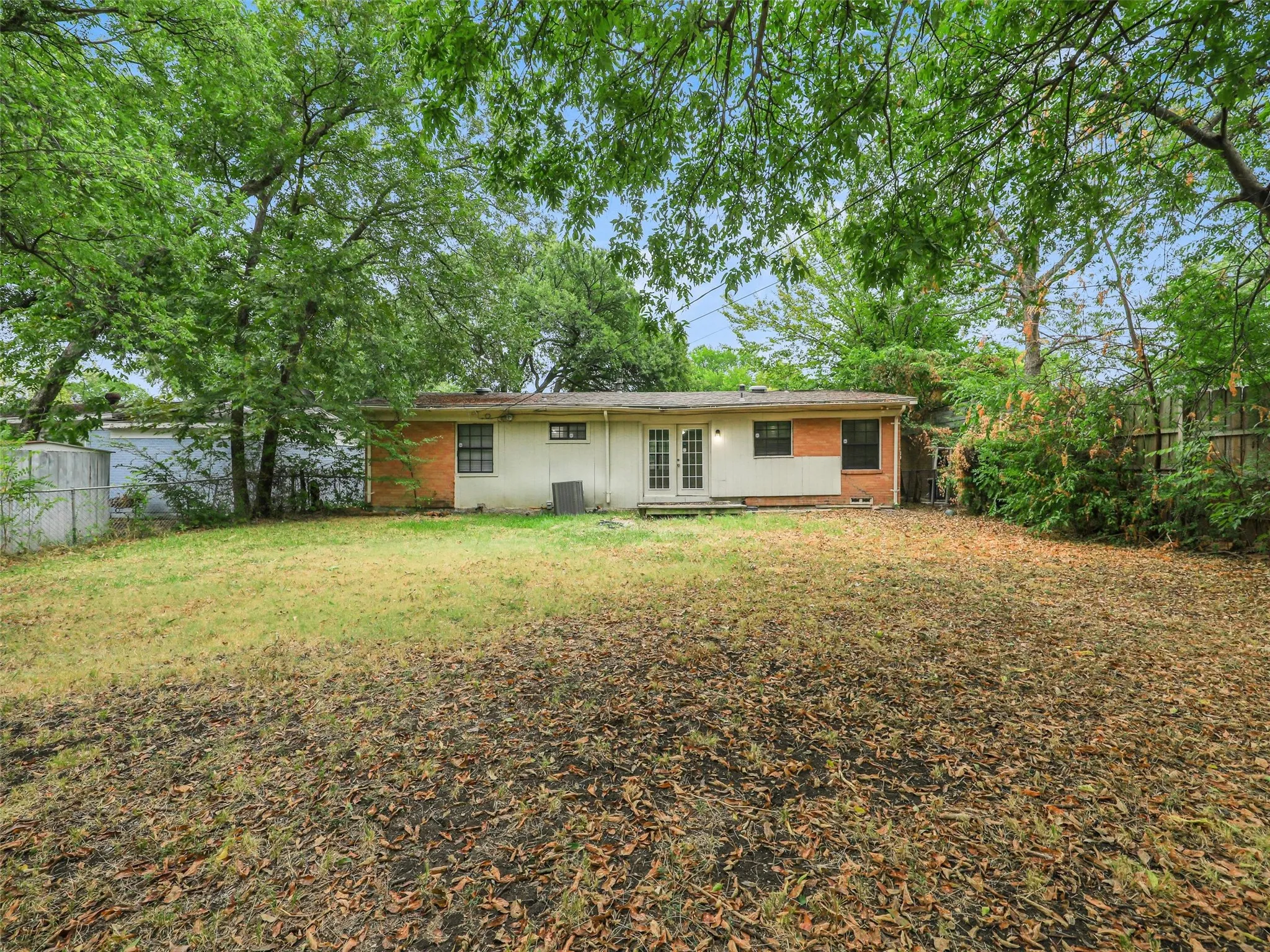 Single Family Residence For Sale in Dallas County , 10747 Sand Alwood Drive, Dallas, Texas 75228, 3 Bedroom, 2 Bathroom, 1 Garage spaces, 1,077 Sqft, built in 1954, mls#21378485, Real Estate Agent in Dallas, Homes For Sale in Dallas county, Homes For Sale in Dallas, Realtor in Dallas Texas, Real Estate Brokerage Independent Realty Texas, Luminita Cordes Realtor