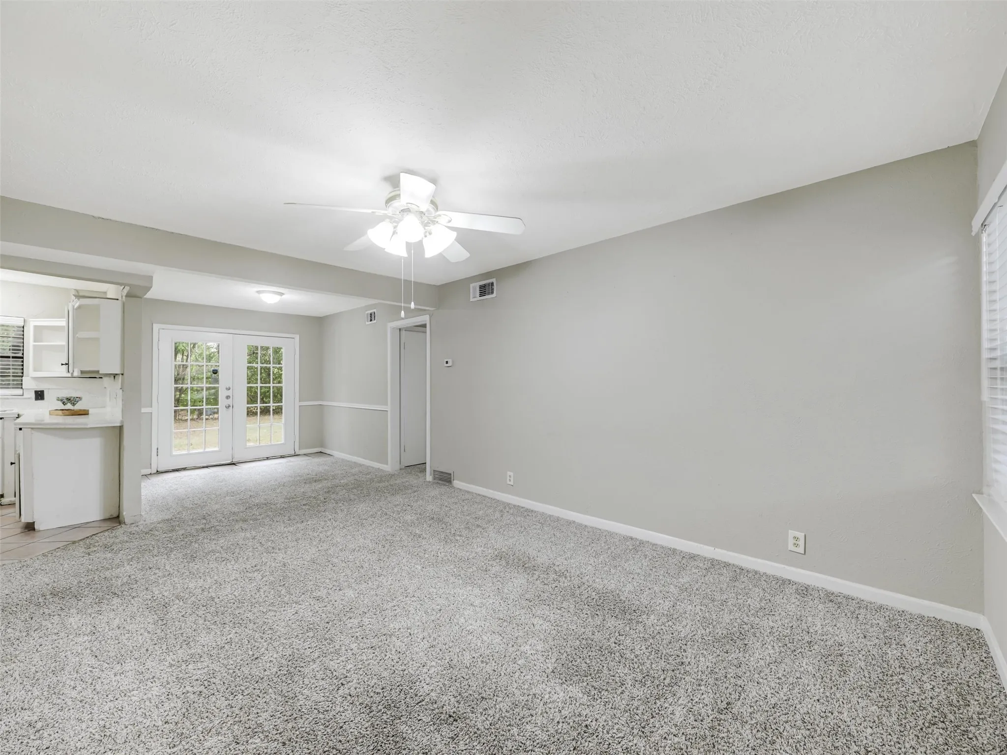 Single Family Residence For Sale in Dallas County , 10747 Sand Alwood Drive, Dallas, Texas 75228, 3 Bedroom, 2 Bathroom, 1 Garage spaces, 1,077 Sqft, built in 1954, mls#21378485, Real Estate Agent in Dallas, Homes For Sale in Dallas county, Homes For Sale in Dallas, Realtor in Dallas Texas, Real Estate Brokerage Independent Realty Texas, Luminita Cordes Realtor
