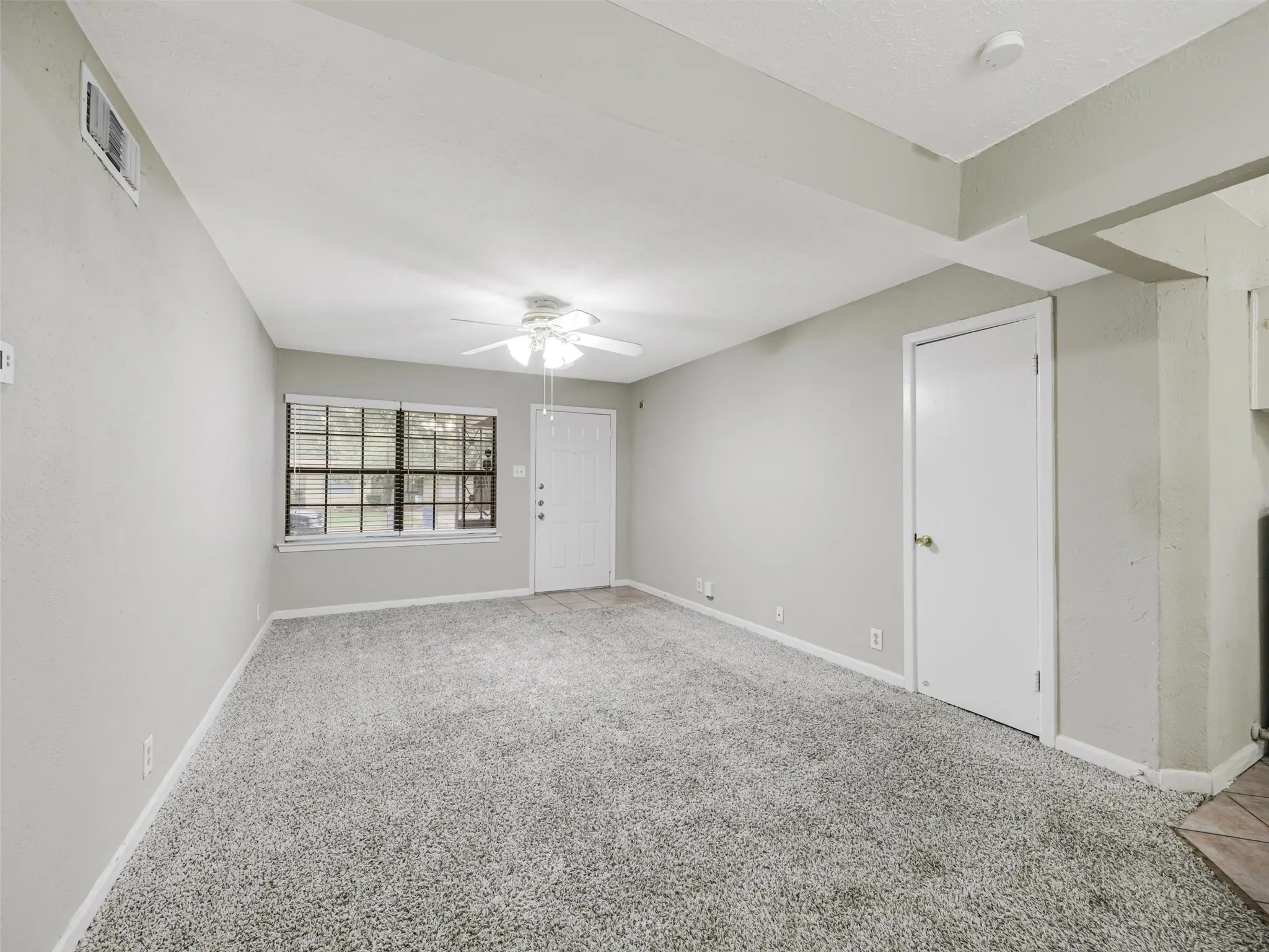 Single Family Residence For Sale in Dallas County , 10747 Sand Alwood Drive, Dallas, Texas 75228, 3 Bedroom, 2 Bathroom, 1 Garage spaces, 1,077 Sqft, built in 1954, mls#21378485, Real Estate Agent in Dallas, Homes For Sale in Dallas county, Homes For Sale in Dallas, Realtor in Dallas Texas, Real Estate Brokerage Independent Realty Texas, Luminita Cordes Realtor