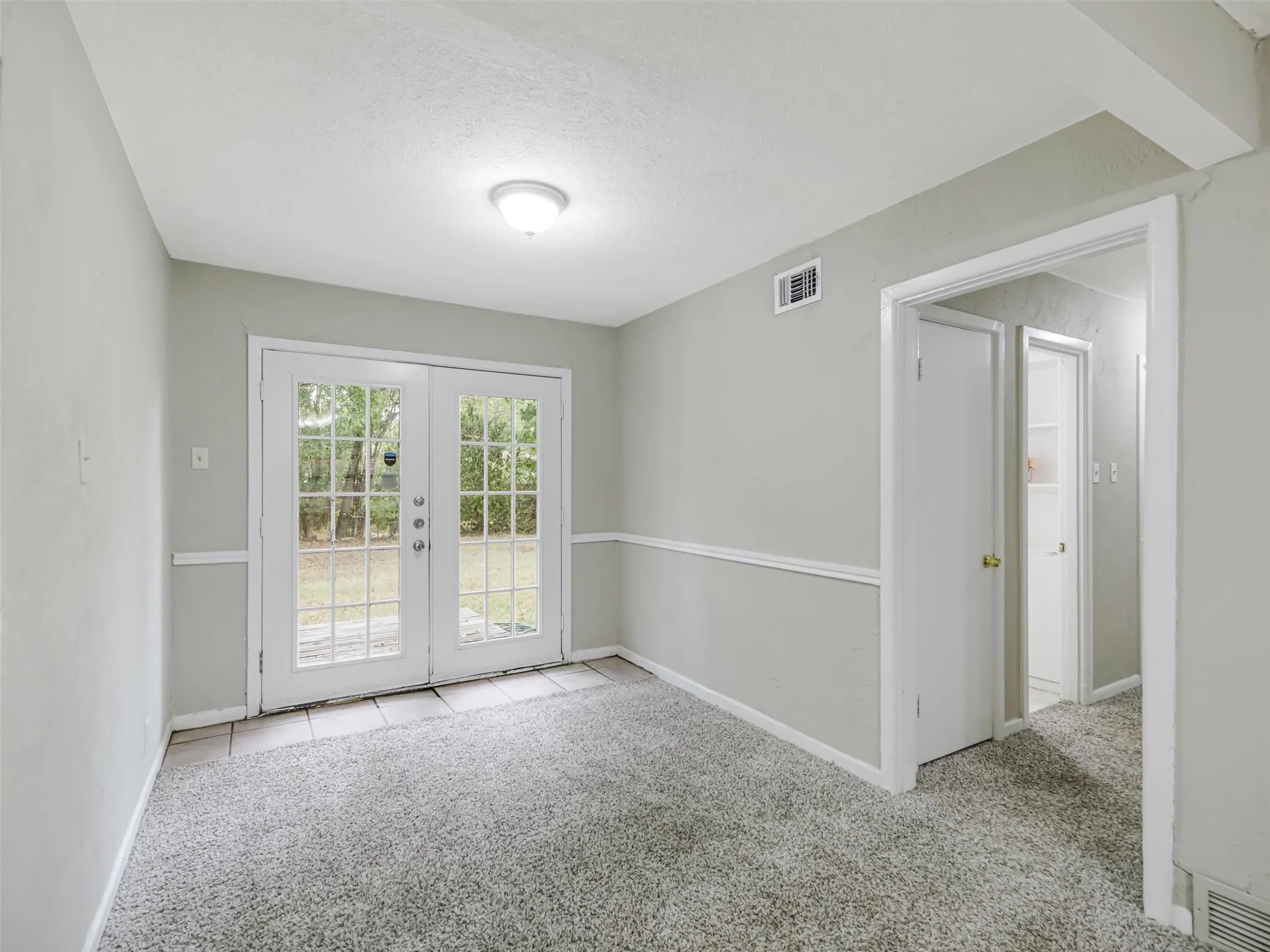 Single Family Residence For Sale in Dallas County , 10747 Sand Alwood Drive, Dallas, Texas 75228, 3 Bedroom, 2 Bathroom, 1 Garage spaces, 1,077 Sqft, built in 1954, mls#21378485, Real Estate Agent in Dallas, Homes For Sale in Dallas county, Homes For Sale in Dallas, Realtor in Dallas Texas, Real Estate Brokerage Independent Realty Texas, Luminita Cordes Realtor