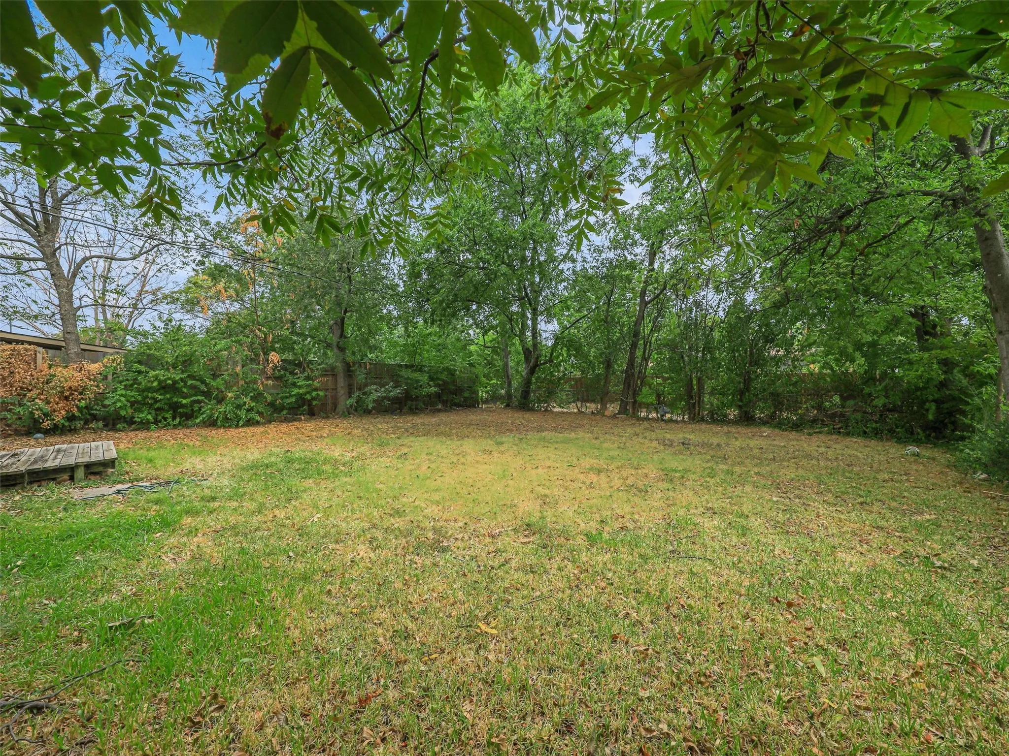 Single Family Residence For Sale in Dallas County , 10747 Sand Alwood Drive, Dallas, Texas 75228, 3 Bedroom, 2 Bathroom, 1 Garage spaces, 1,077 Sqft, built in 1954, mls#21378485, Real Estate Agent in Dallas, Homes For Sale in Dallas county, Homes For Sale in Dallas, Realtor in Dallas Texas, Real Estate Brokerage Independent Realty Texas, Luminita Cordes Realtor