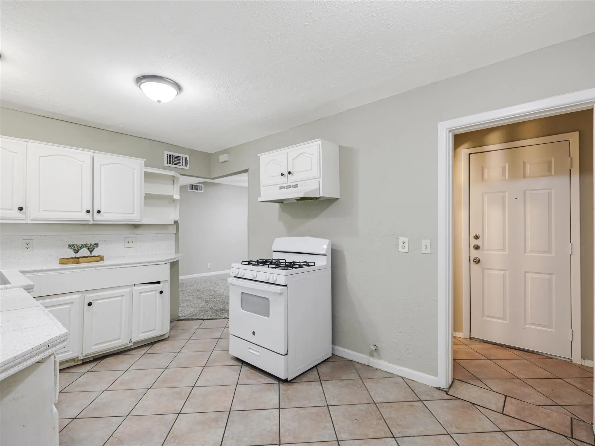 Single Family Residence For Sale in Dallas County , 10747 Sand Alwood Drive, Dallas, Texas 75228, 3 Bedroom, 2 Bathroom, 1 Garage spaces, 1,077 Sqft, built in 1954, mls#21378485, Real Estate Agent in Dallas, Homes For Sale in Dallas county, Homes For Sale in Dallas, Realtor in Dallas Texas, Real Estate Brokerage Independent Realty Texas, Luminita Cordes Realtor