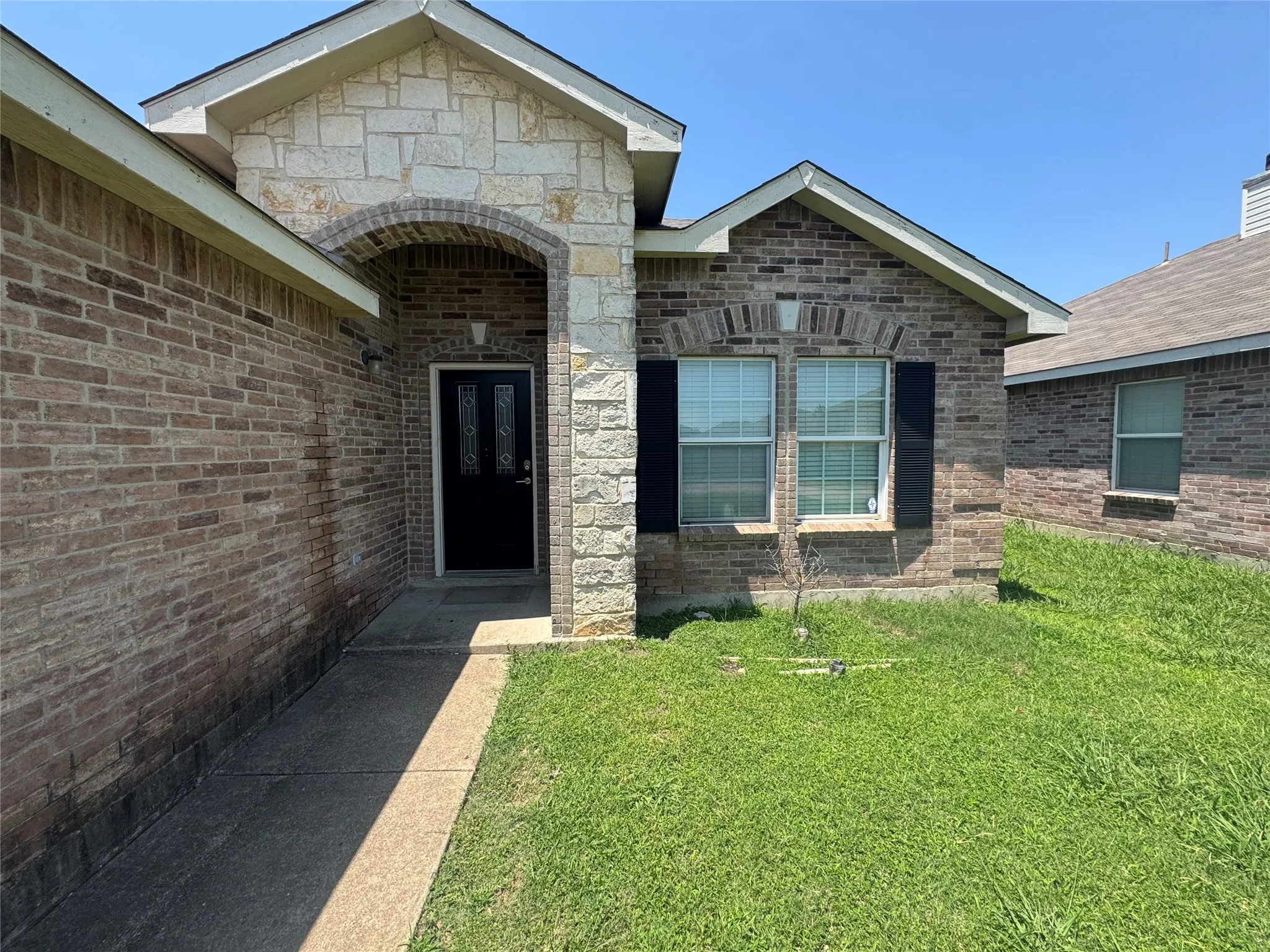 Single Family Residence For Rent in Tarrant County , 10632 Park City Trail, Fort Worth, Texas 76140, 3 Bedroom, 2 Bathroom, 2 Garage spaces, 1,417 Sqft, built in 2007, mls#21379014, Real Estate Agent in Fort Worth, Homes For Rent in Tarrant county, Homes For Rent in Fort Worth, Realtor in Fort Worth Texas, Real Estate Brokerage Independent Realty Texas, Luminita Cordes Realtor