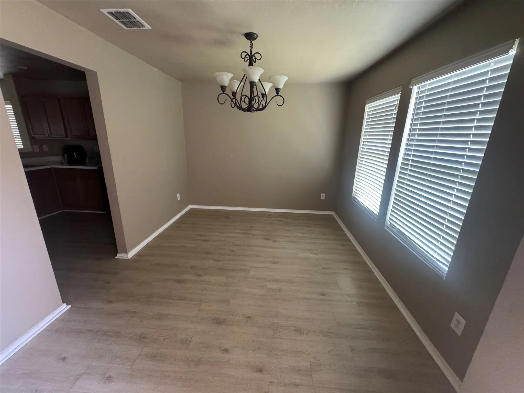 Single Family Residence For Rent in Tarrant County , 10632 Park City Trail, Fort Worth, Texas 76140, 3 Bedroom, 2 Bathroom, 2 Garage spaces, 1,417 Sqft, built in 2007, mls#21379014, Real Estate Agent in Fort Worth, Homes For Rent in Tarrant county, Homes For Rent in Fort Worth, Realtor in Fort Worth Texas, Real Estate Brokerage Independent Realty Texas, Luminita Cordes Realtor